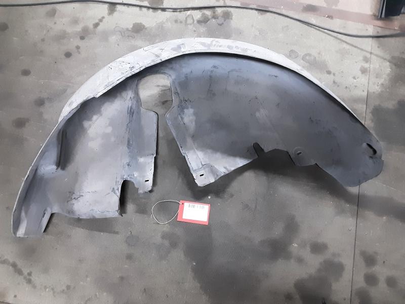 COQUILLE D'AILE ARRIERE DROITE Vw GOLF IV 11/97 - 03