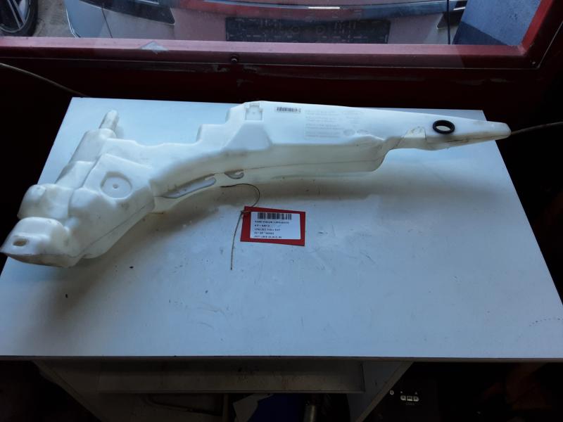 RUITENWASRESERVOIR VOOR Ford FOCUS (1) - 10/04