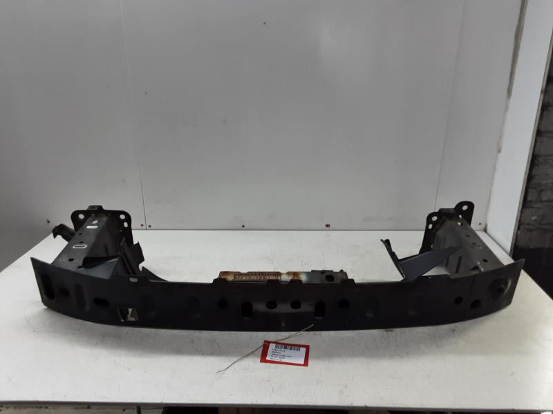 BUMPERBALK VOOR Ford FOCUS (3) 08 - 02/11