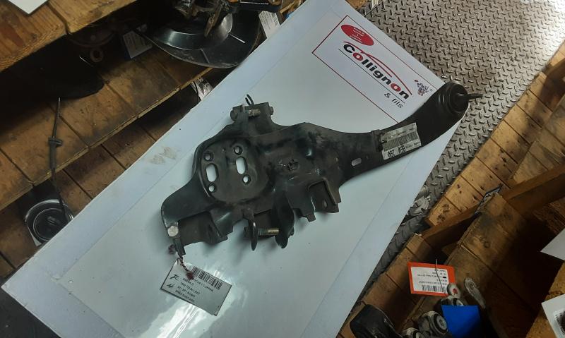 DRAAGARM ACHTER LINKS Ford FOCUS (1) - 10/04