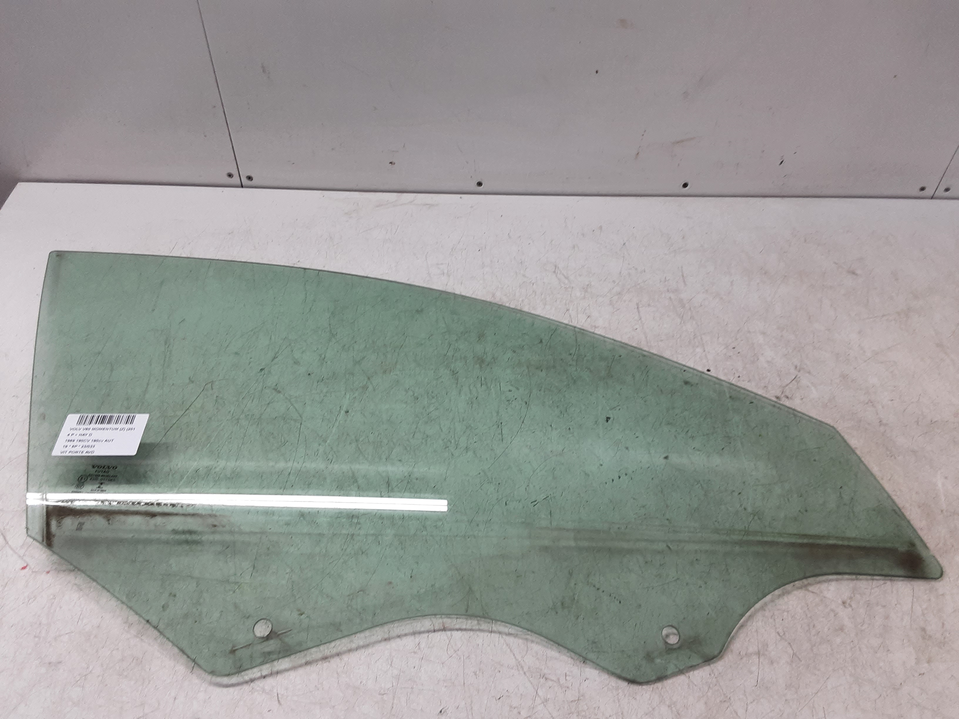 VITRE DE PORTE AVANT DROITE Volvo V60 08/18+