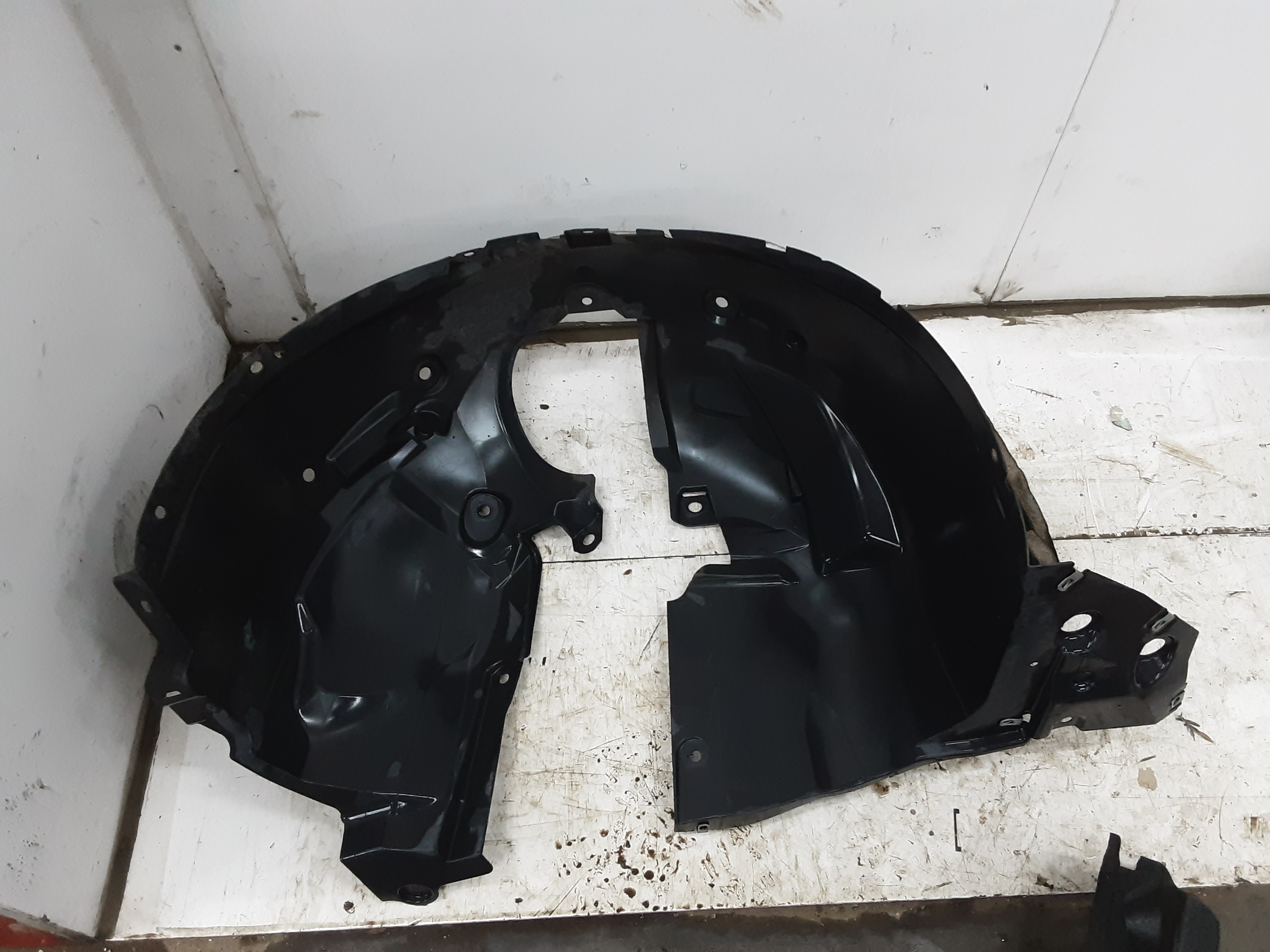COQUILLE D&#039;AILE AVANT DROITE Nissan JUKE 8/19+