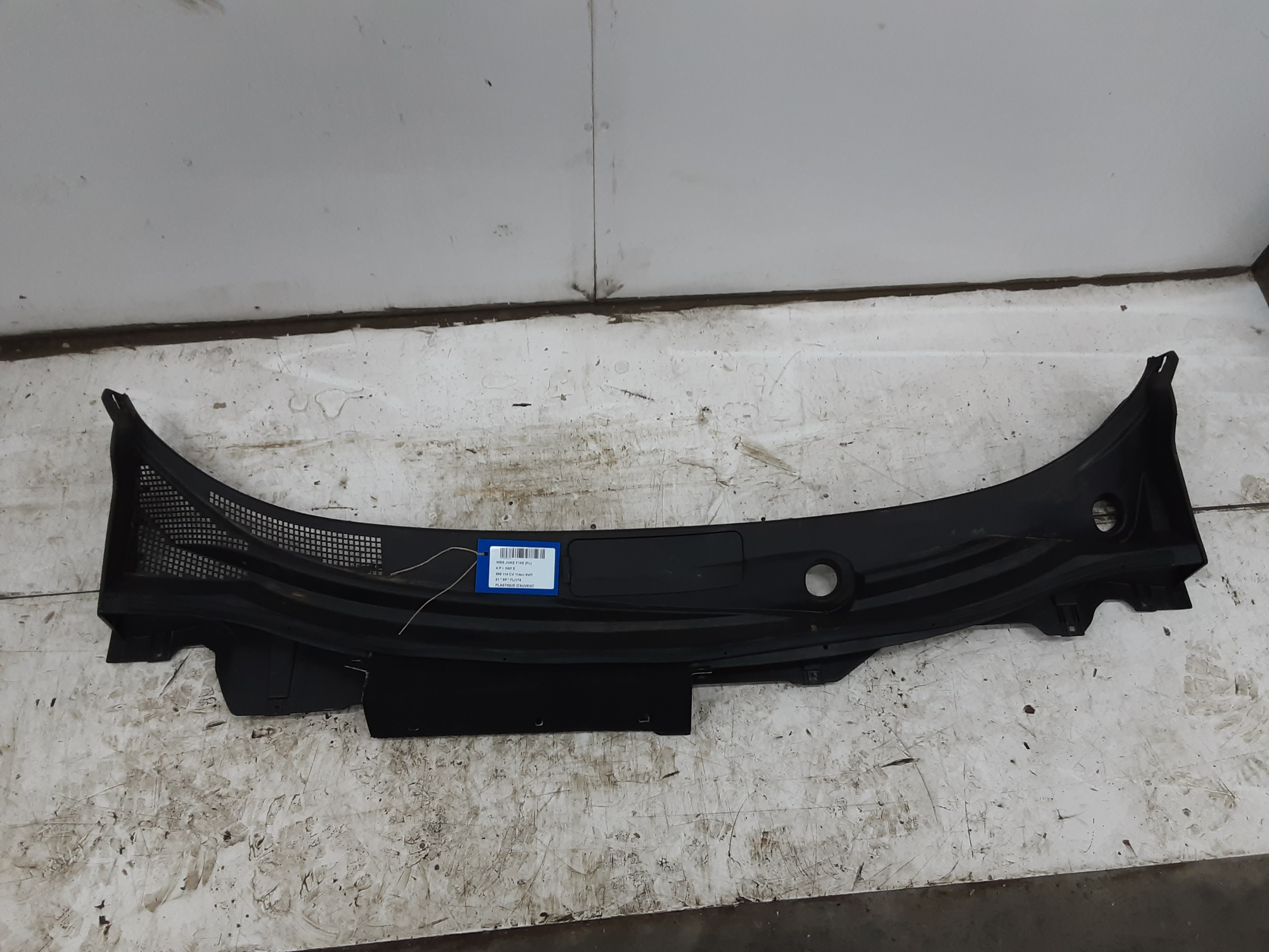 PLASTIQUE D'AUVENT Nissan JUKE 8/19+ PLASTIQUE D'AUVENT Nissan JUKE 8/19+