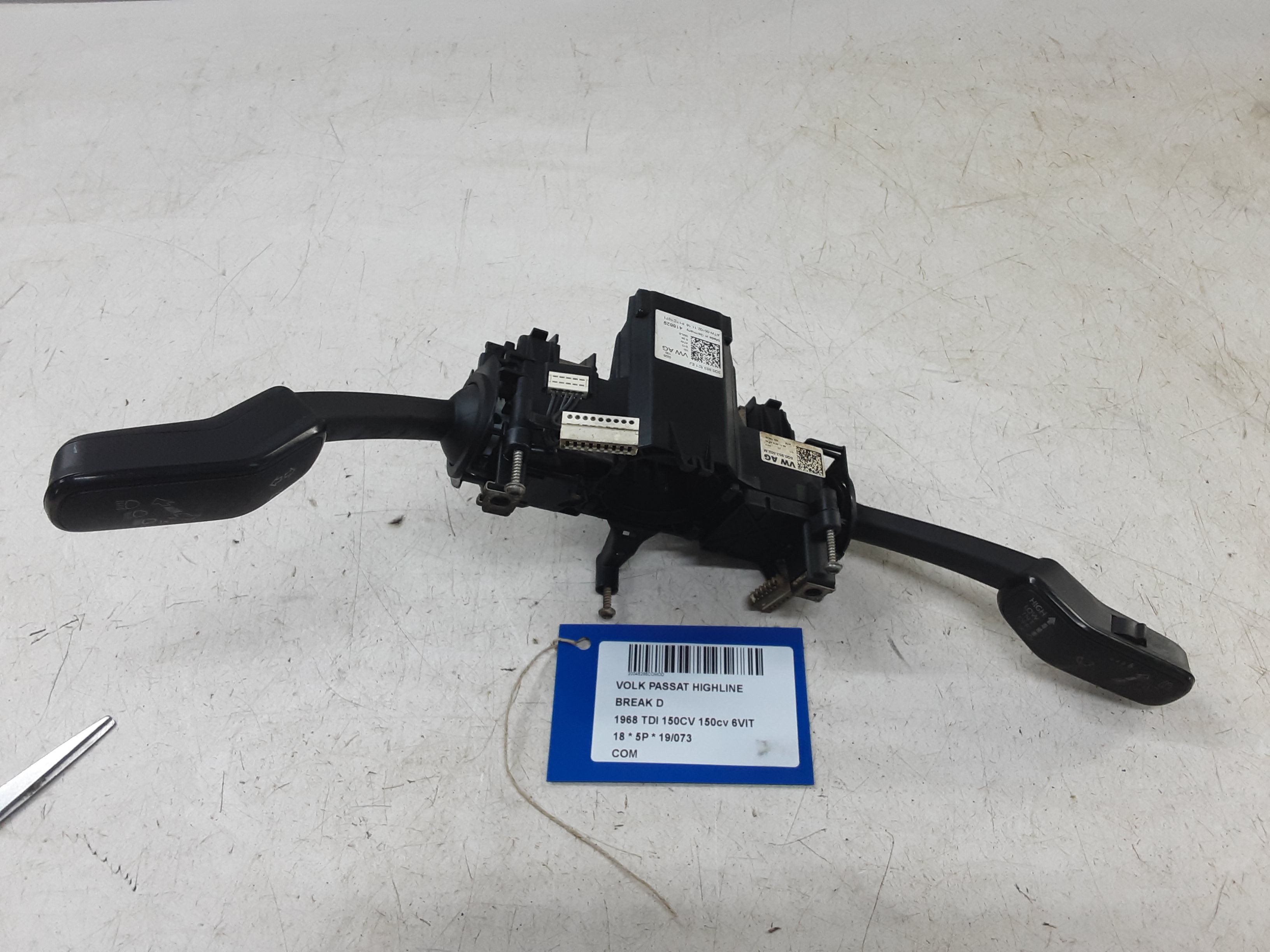 COMMODO Vw PASSAT 11/14 - 19