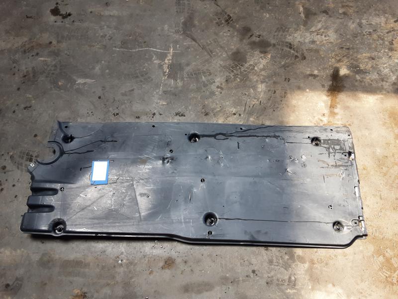 PLASTIEKE BESCHERMPLAAT ONDER AUTO LINKS Audi A1 12/18+