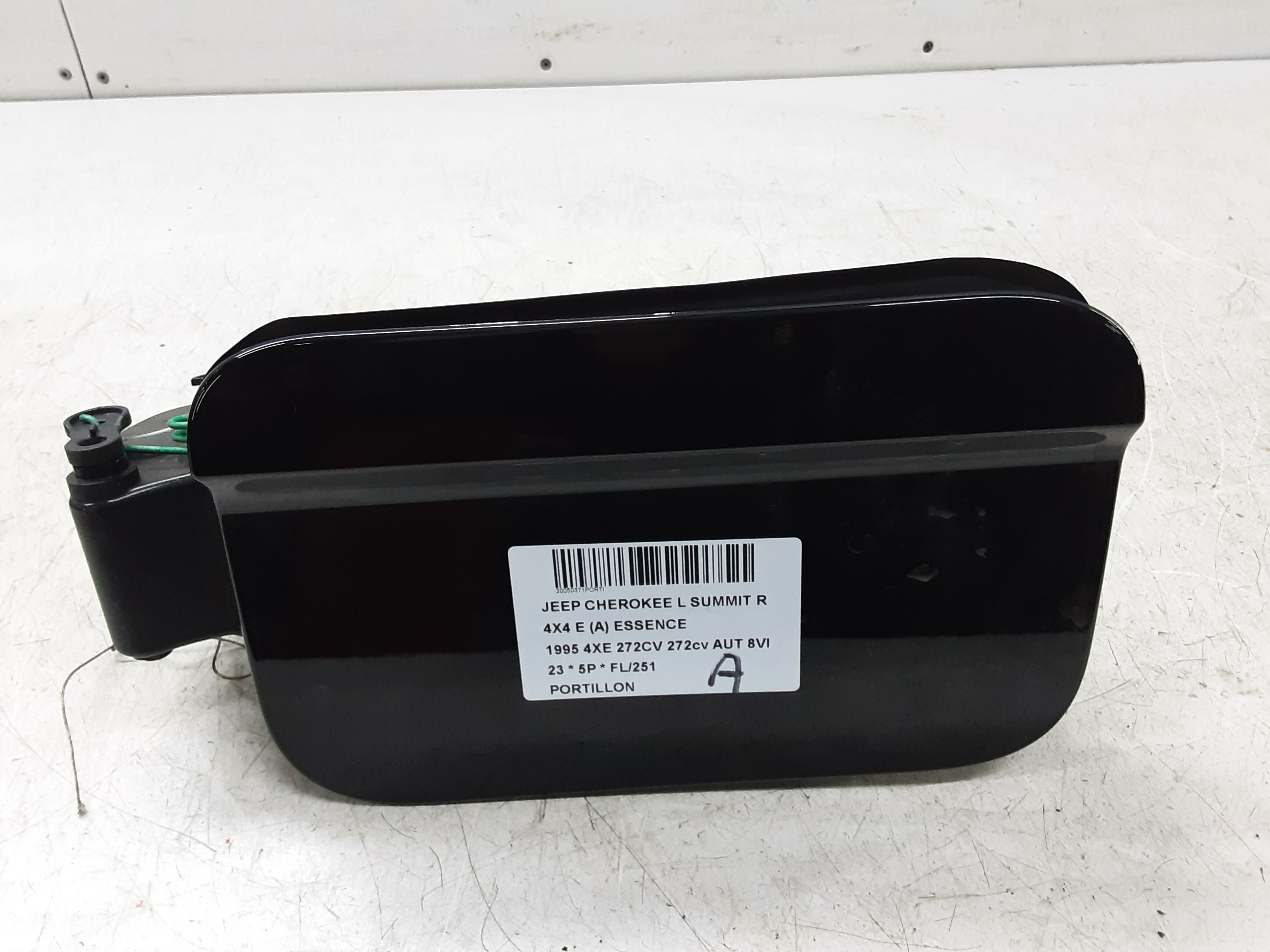 TANK KLEP Jeep GRAND CHEROKEE (WL) 2021+ TANK KLEP Jeep GRAND CHEROKEE (WL) 2021+