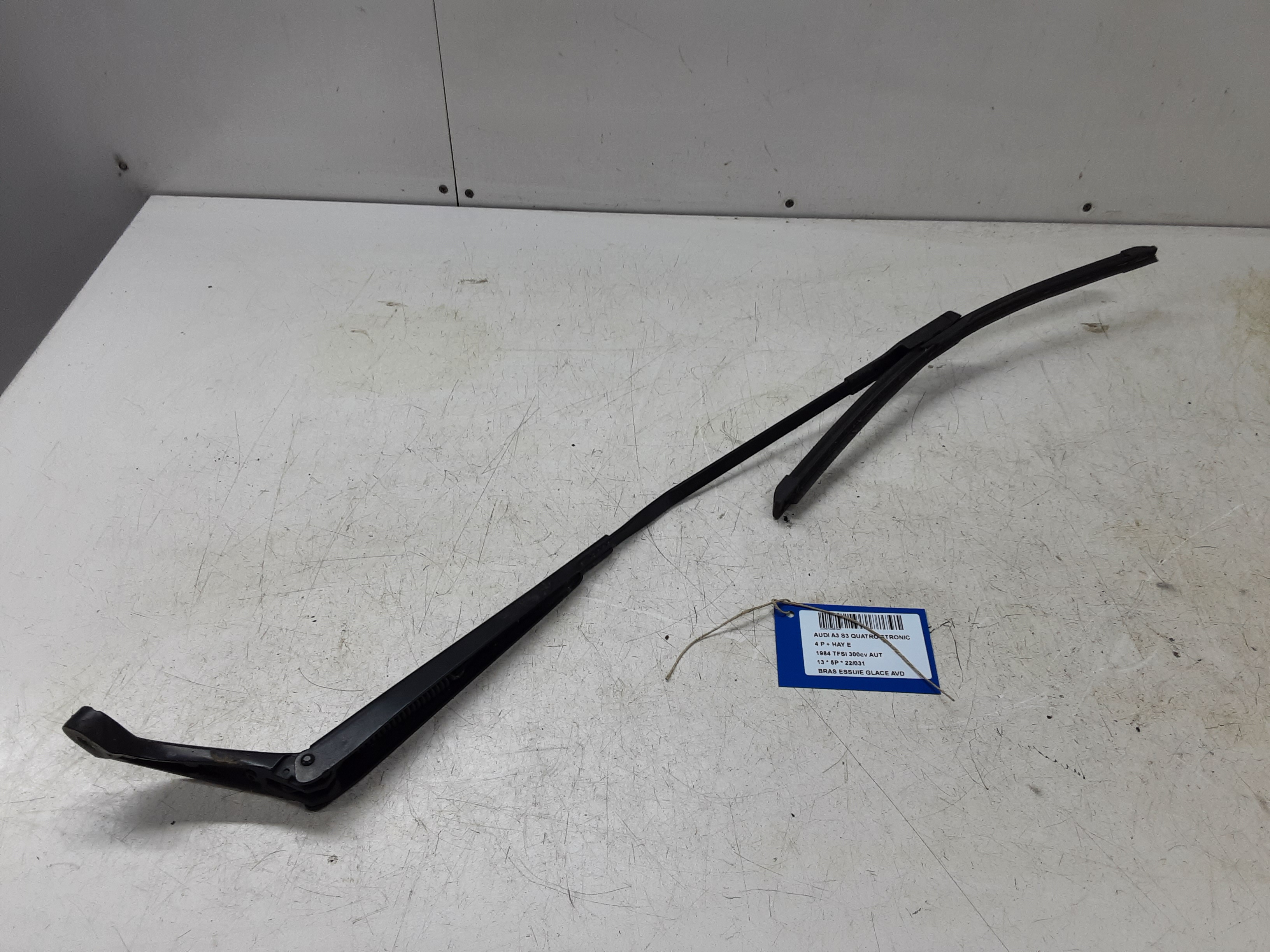 RUITENWISSERARM RECHTS VOOR Audi A3 3,5D 9/12 - 16