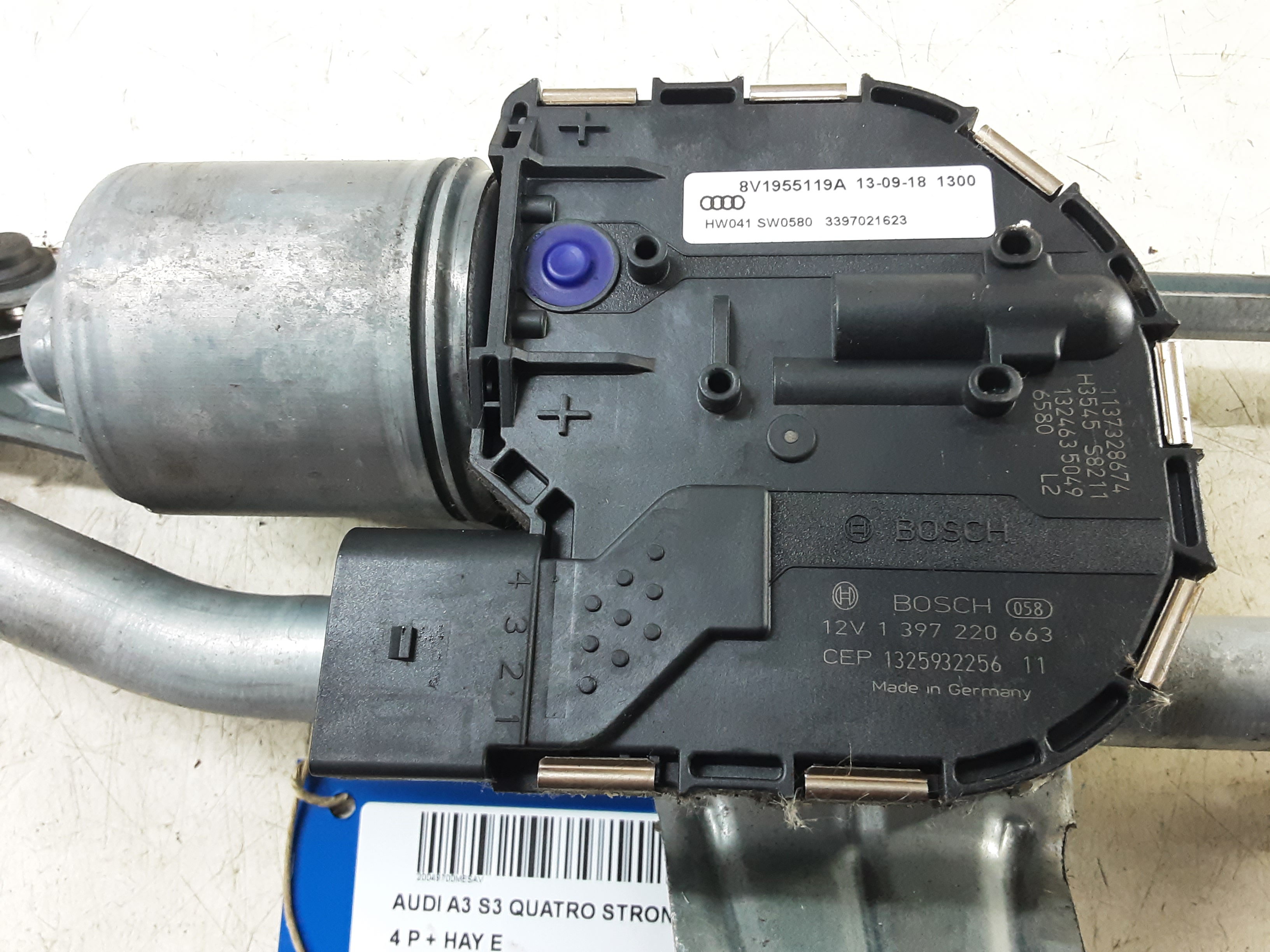 MOTEUR D&#039;ESSUIE-GLACE AVANT Audi A3 3,5D 9/12 - 16
