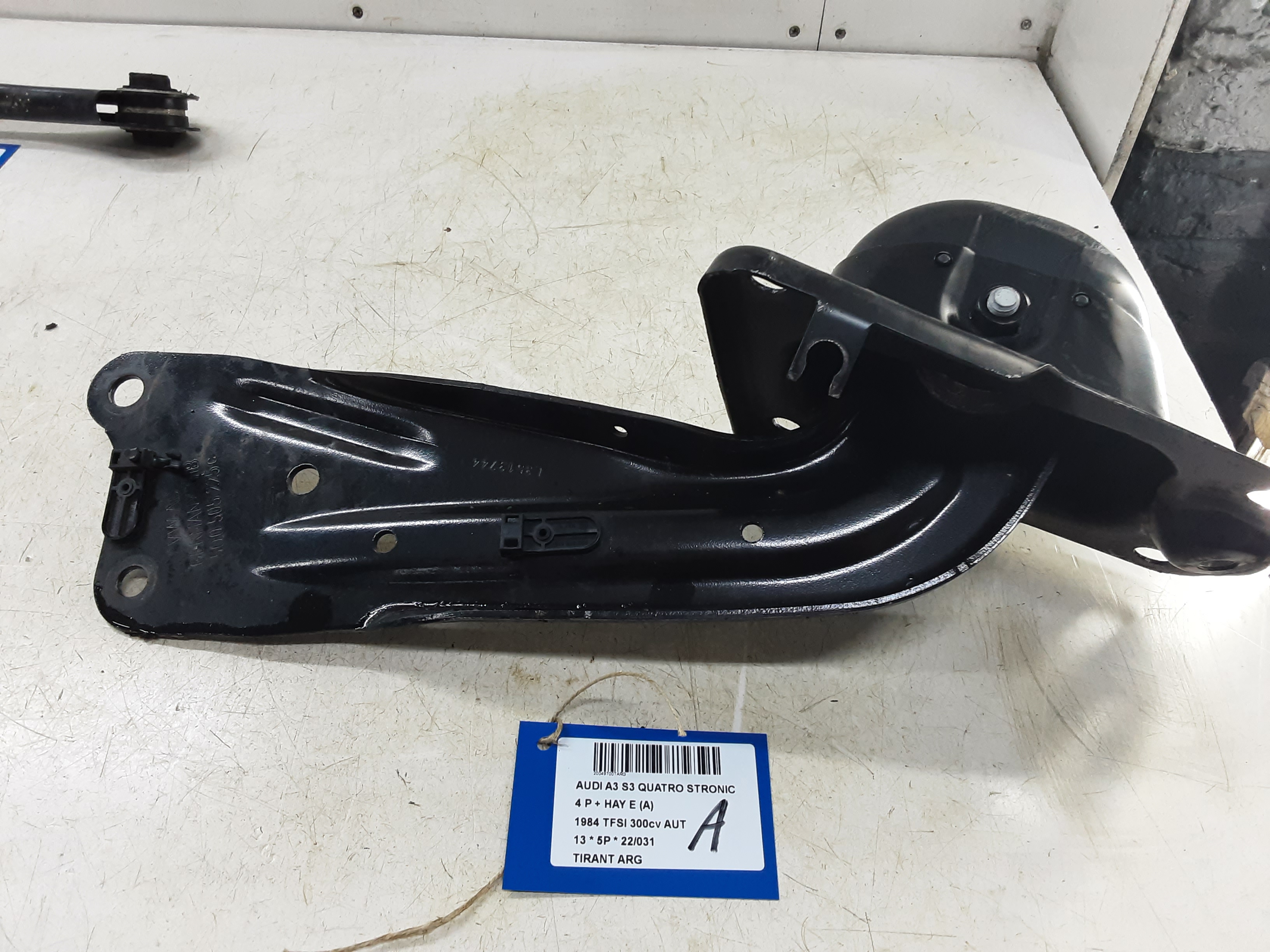 TIRANT ARRIERE GAUCHE Audi A3 3,5D 9/12 - 16