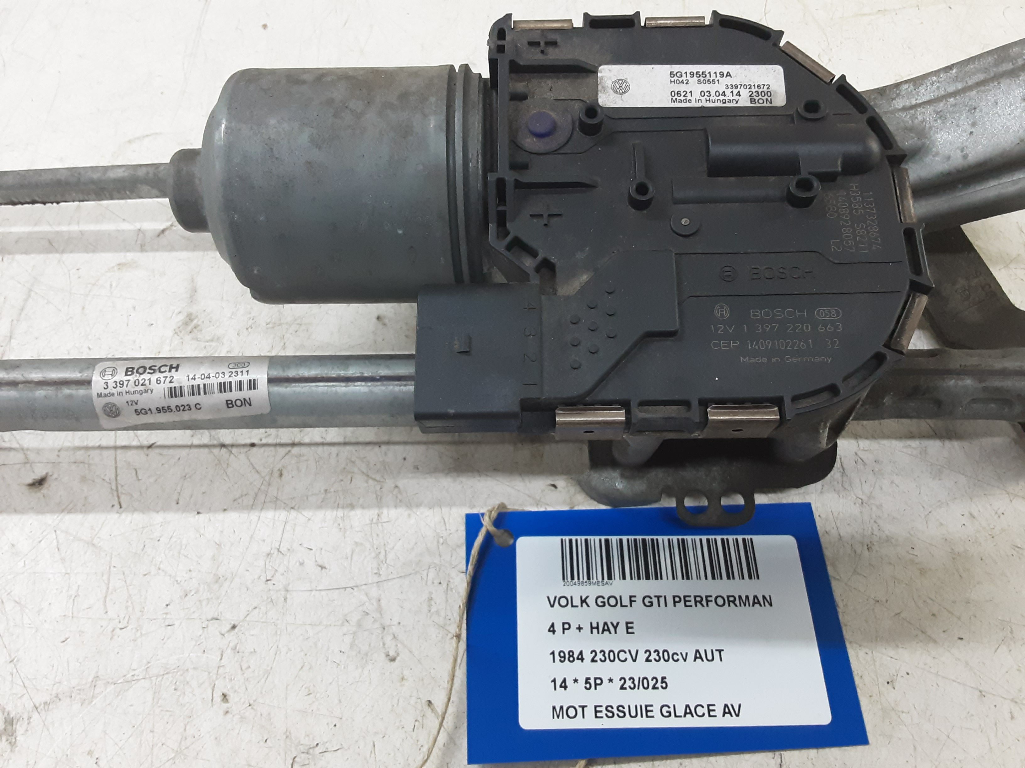MOTEUR D&#039;ESSUIE-GLACE AVANT Vw GOLF VII 11/12 - 17