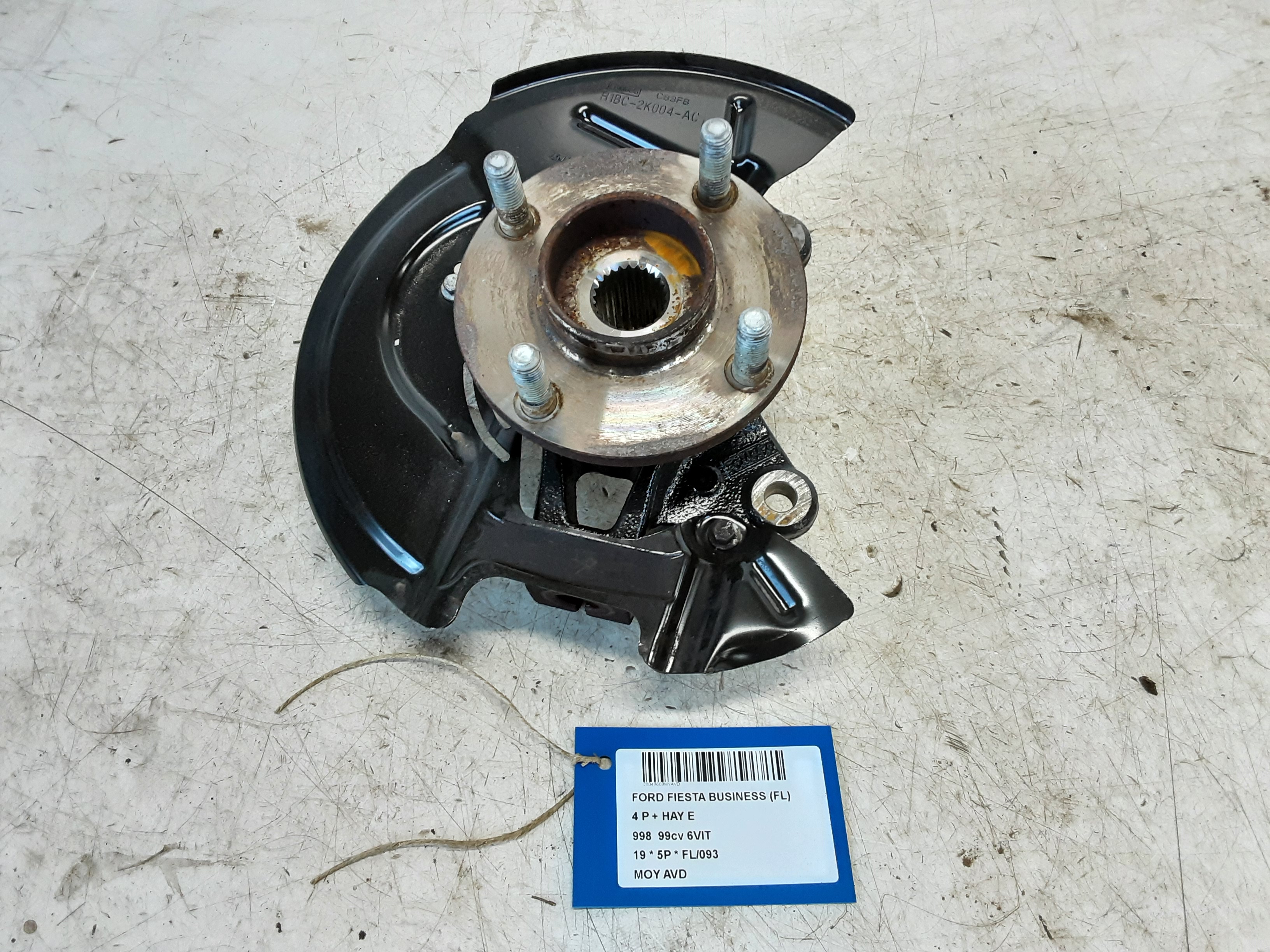 WIELNAAF VOOR RECHTS Ford FIESTA 5/17+
