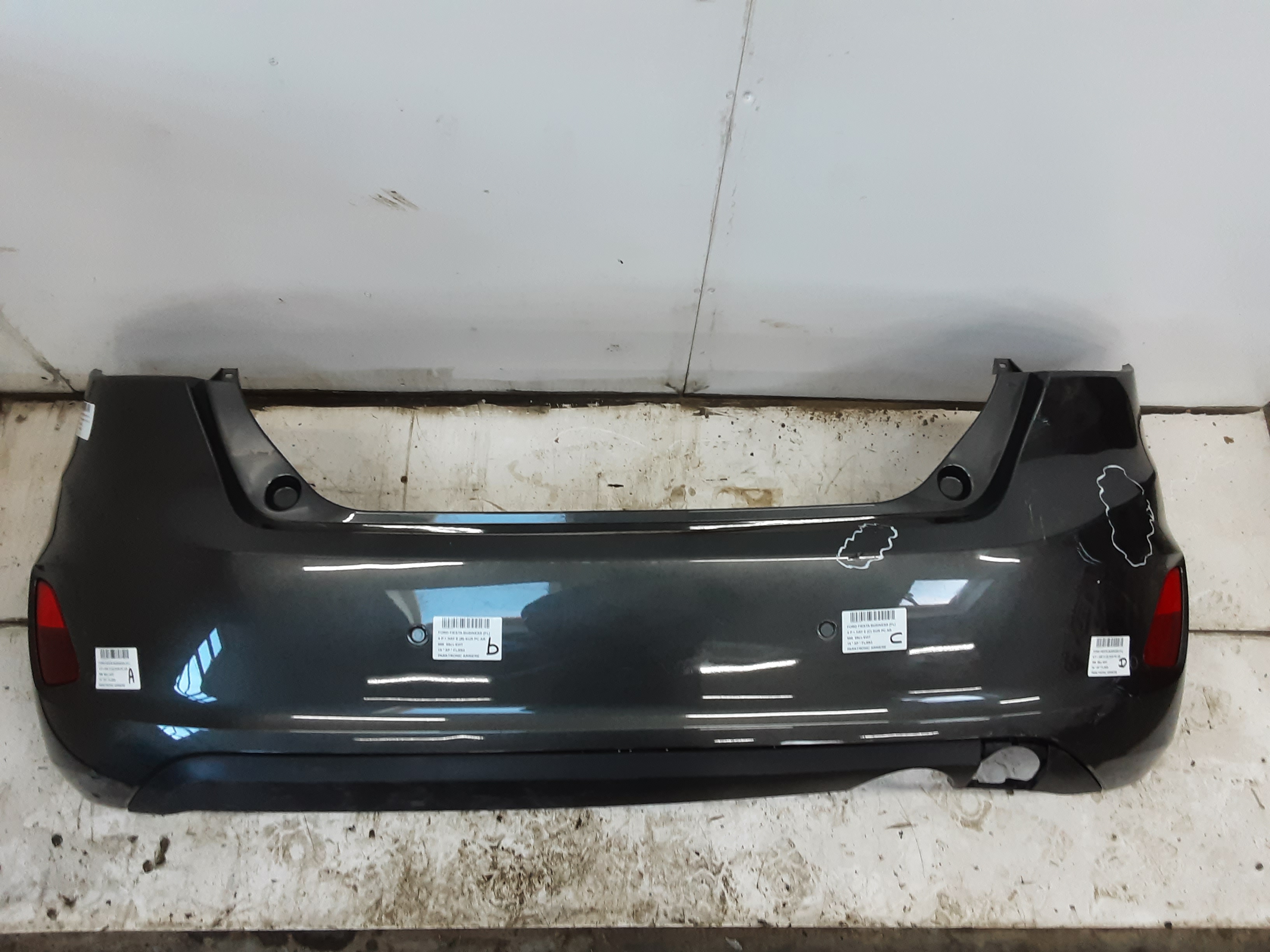 PARE-CHOCS ARRIERE Ford FIESTA 5/17+