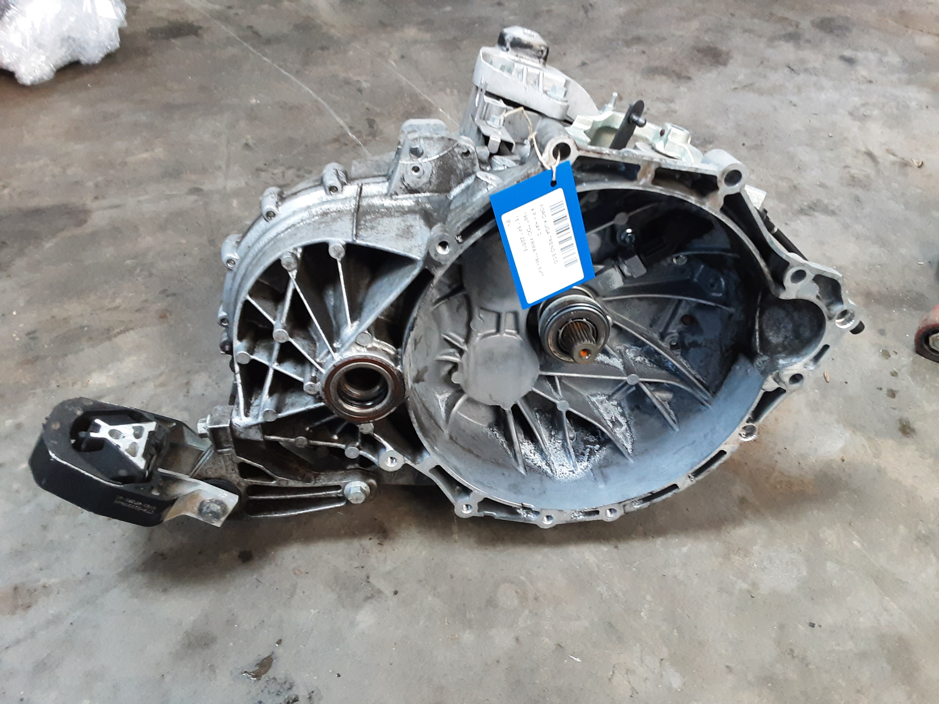 VERSNELLINGSBAK Ford KUGA 3/13 - 16