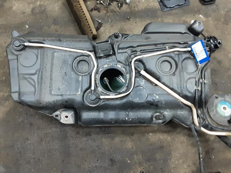 BRANDSTOFTANK BENZINE Audi Q3 11/18+