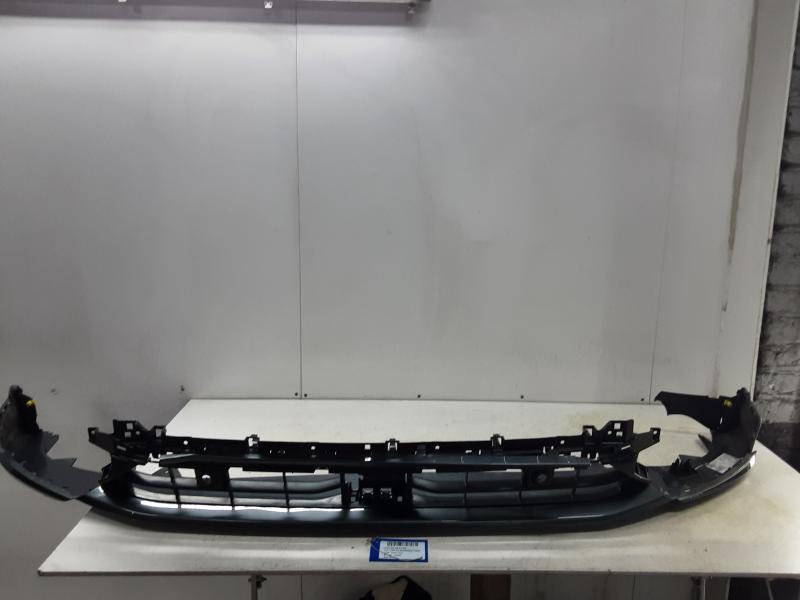 BAVOIR DE PARE-CHOCS AVANT Audi Q3 11/18+