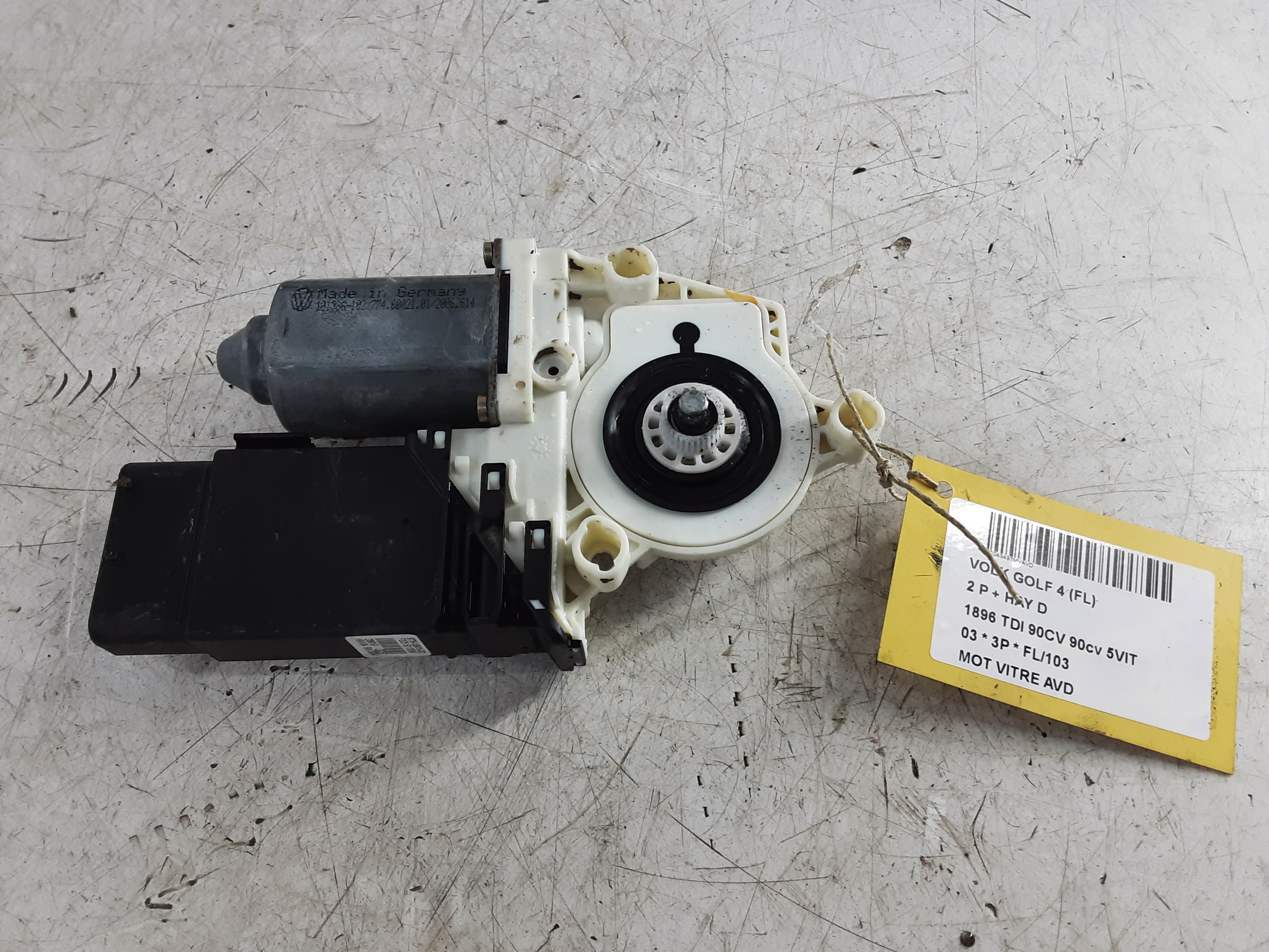 MOTEUR DE VITRE DE PORTE AVANT DROITE Vw GOLF IV 11/97 - 03