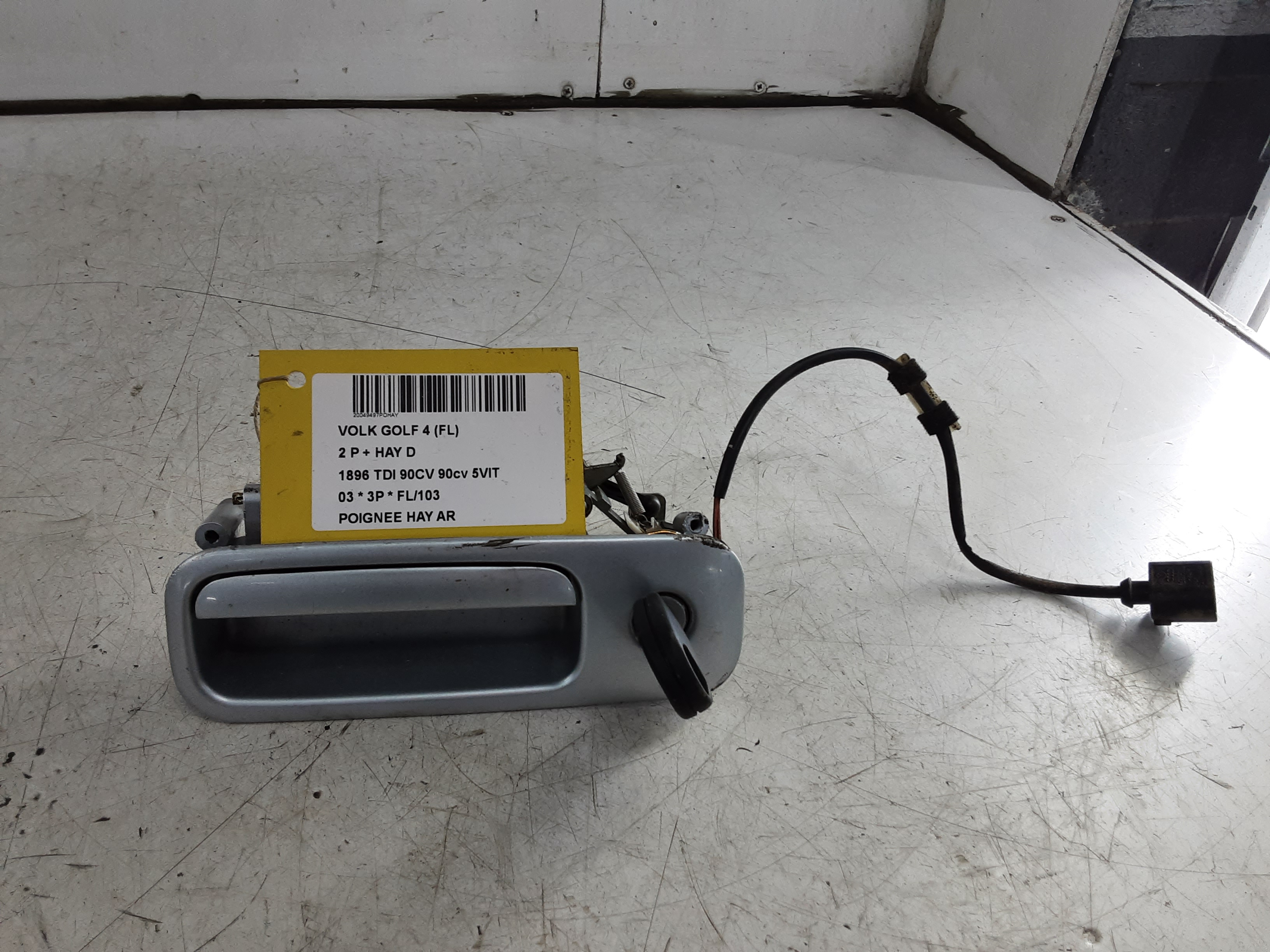 POIGNEE DE HAYON ARRIERE Vw GOLF IV 11/97 - 03