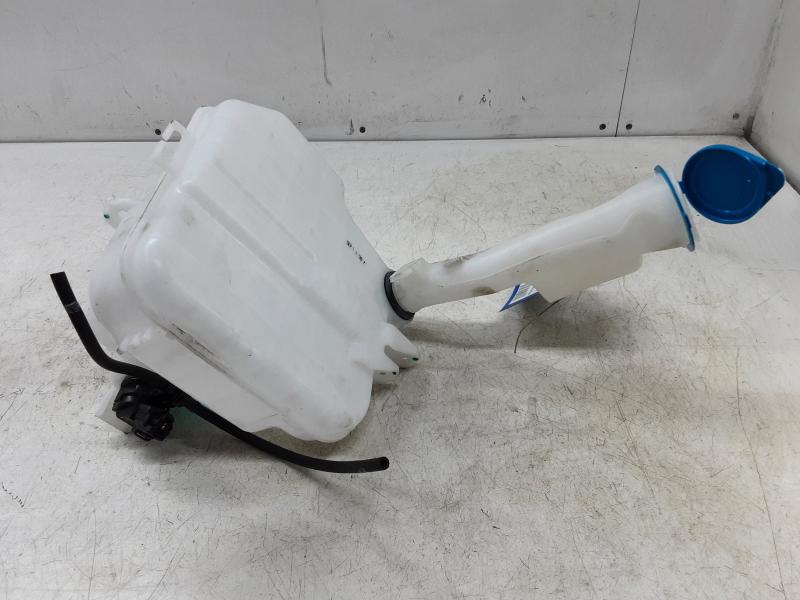 POT DE LAVE-GLACE AVANT Honda HRV 9/15 - 10/18