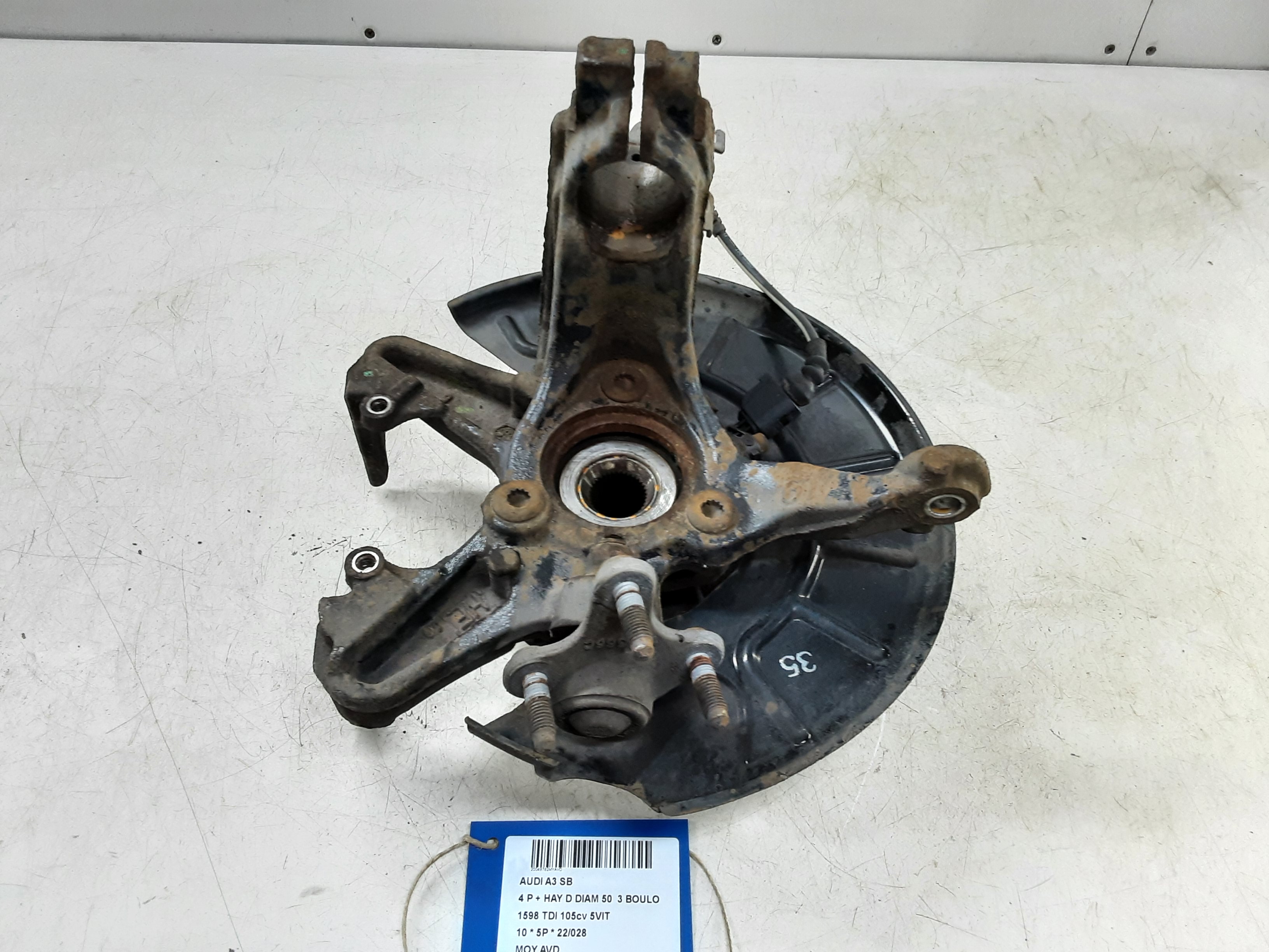 MOYEU AVANT DROIT Audi A3 8/08 - 12