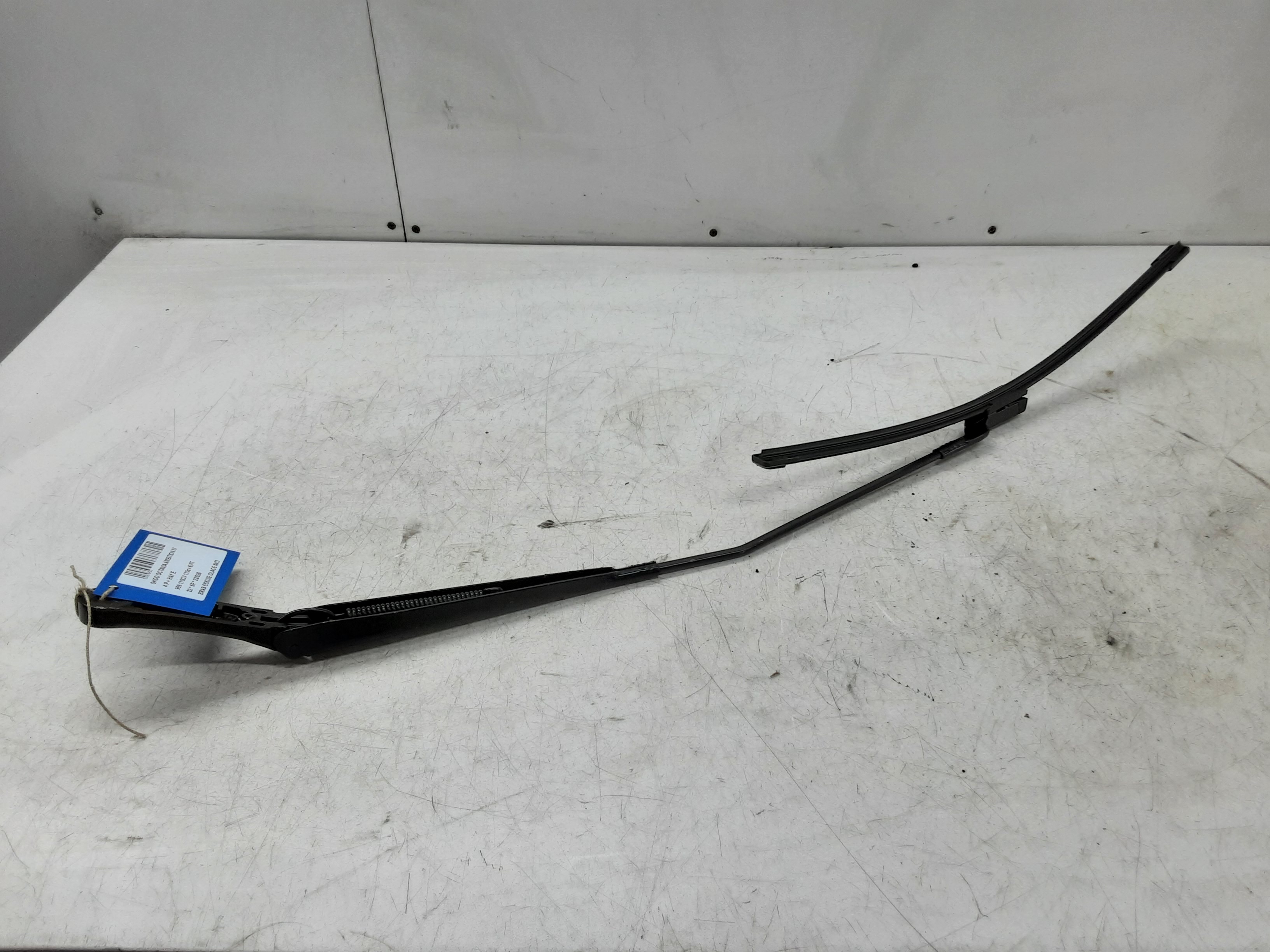 BRAS D&#039;ESSUIE-GLACE AVANT DROIT Skoda OCTAVIA (NX) 6/20+