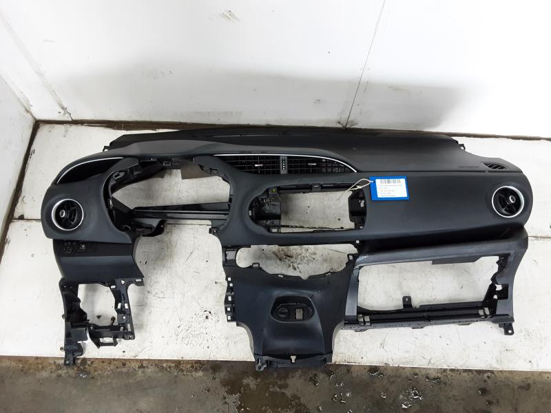 ARMATURENBRETT Toyota YARIS (5) 9/14 - 2/20
