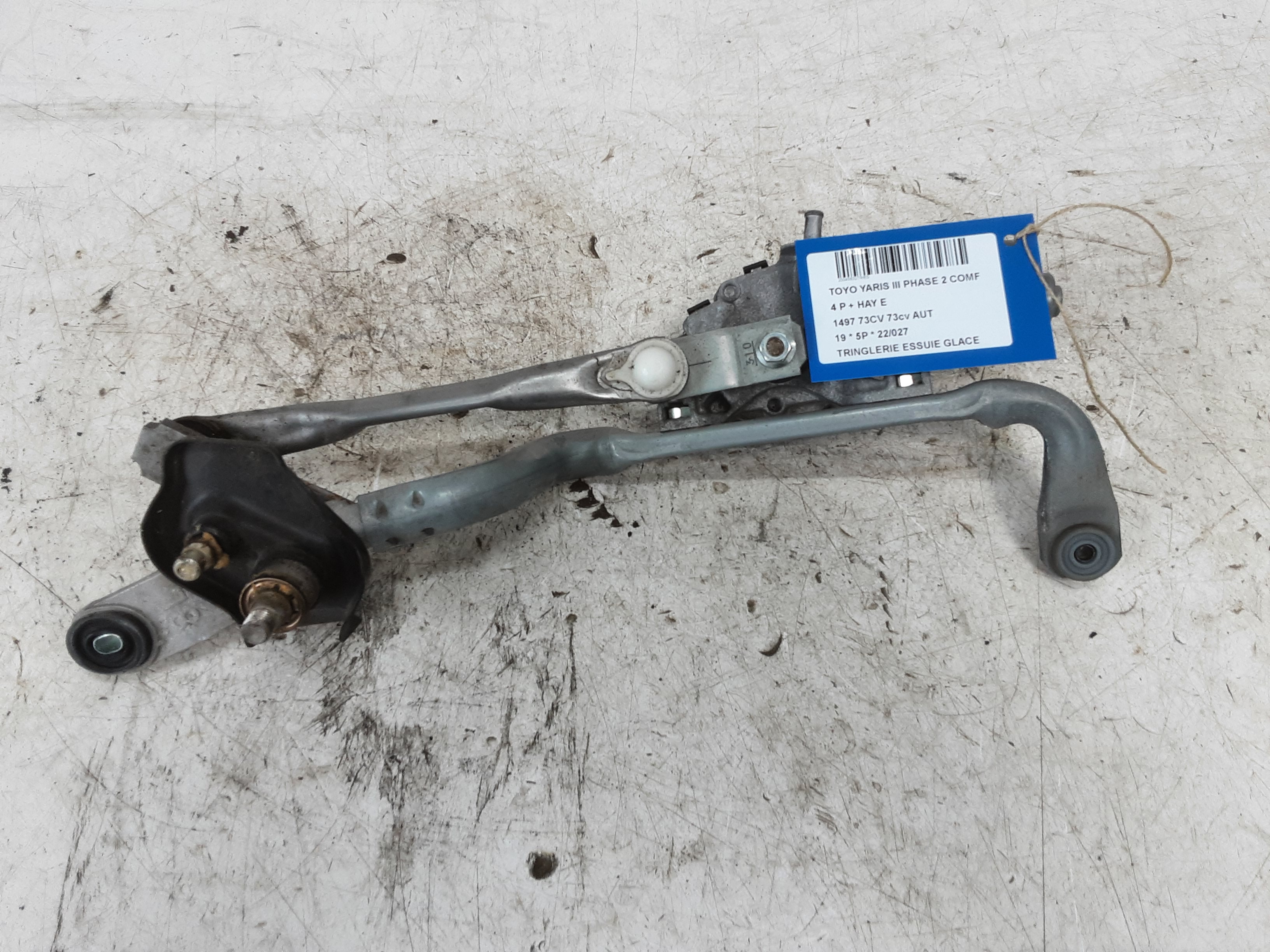 TRINGLERIE D&#039;ESSUIE-GLACE Toyota YARIS (5) 9/14 - 2/20