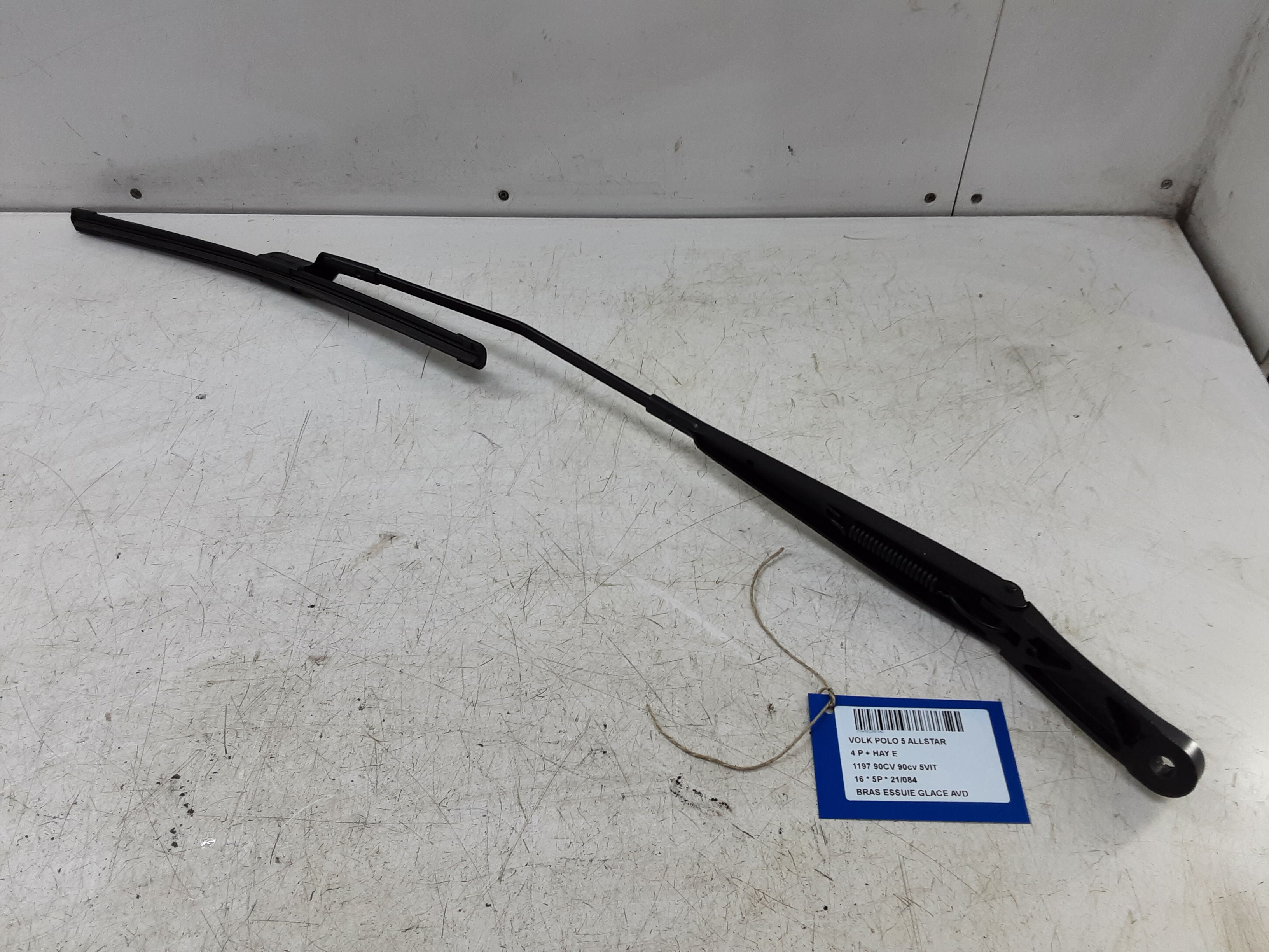 RUITENWISSERARM RECHTS VOOR Vw POLO (6R) FaceLift 5/14 - 17