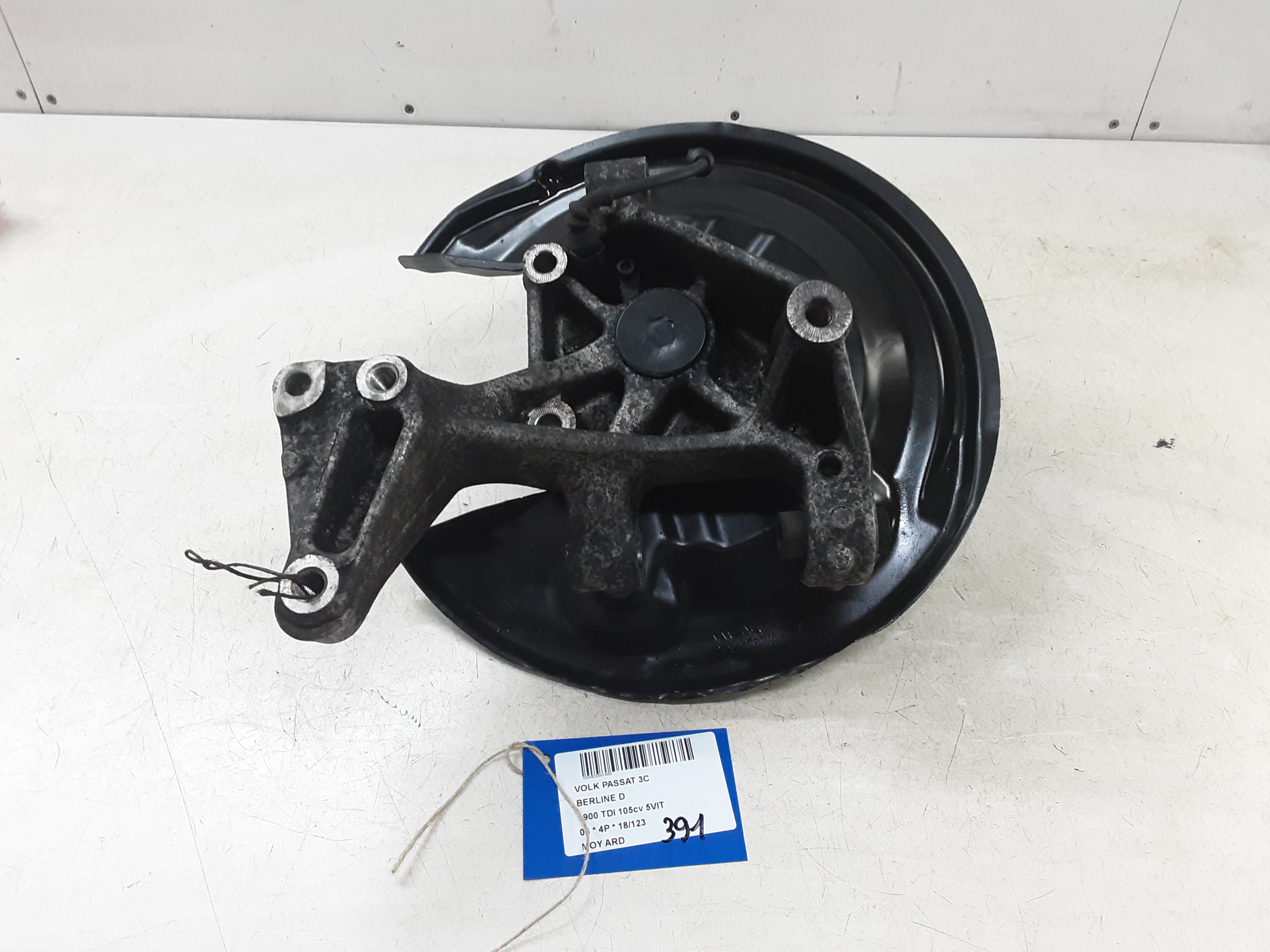 WIELNAAF ACHTER RECHTS Vw Passat