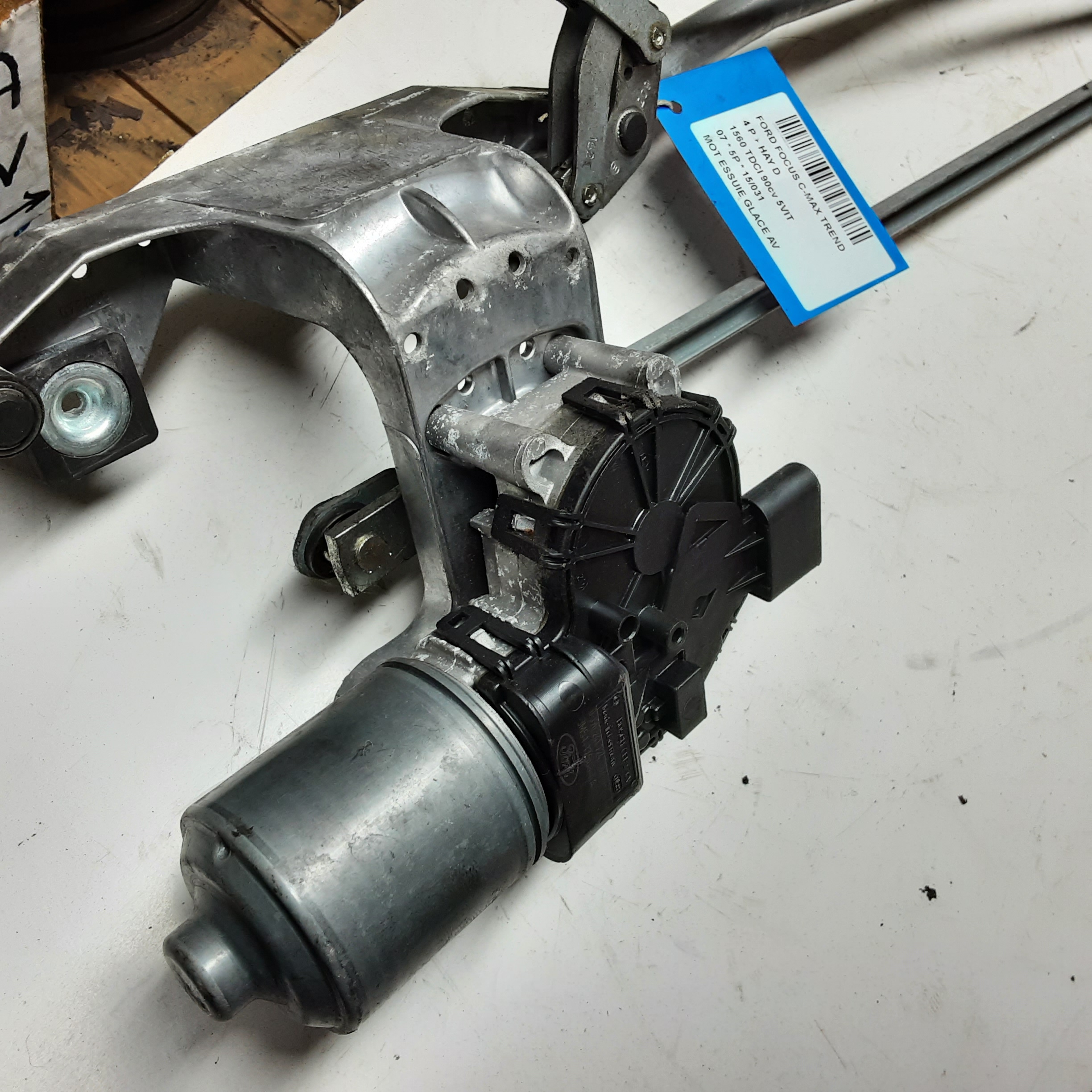 MOTEUR D&#039;ESSUIE-GLACE AVANT Ford FOCUS C-MAX - 07