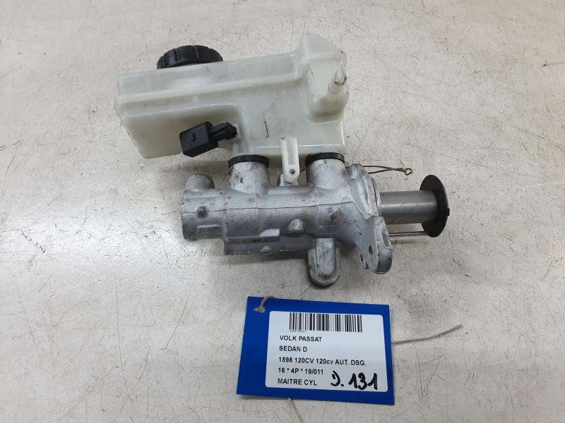 HOOFDREMCILINDER Vw PASSAT 11/14 - 19
