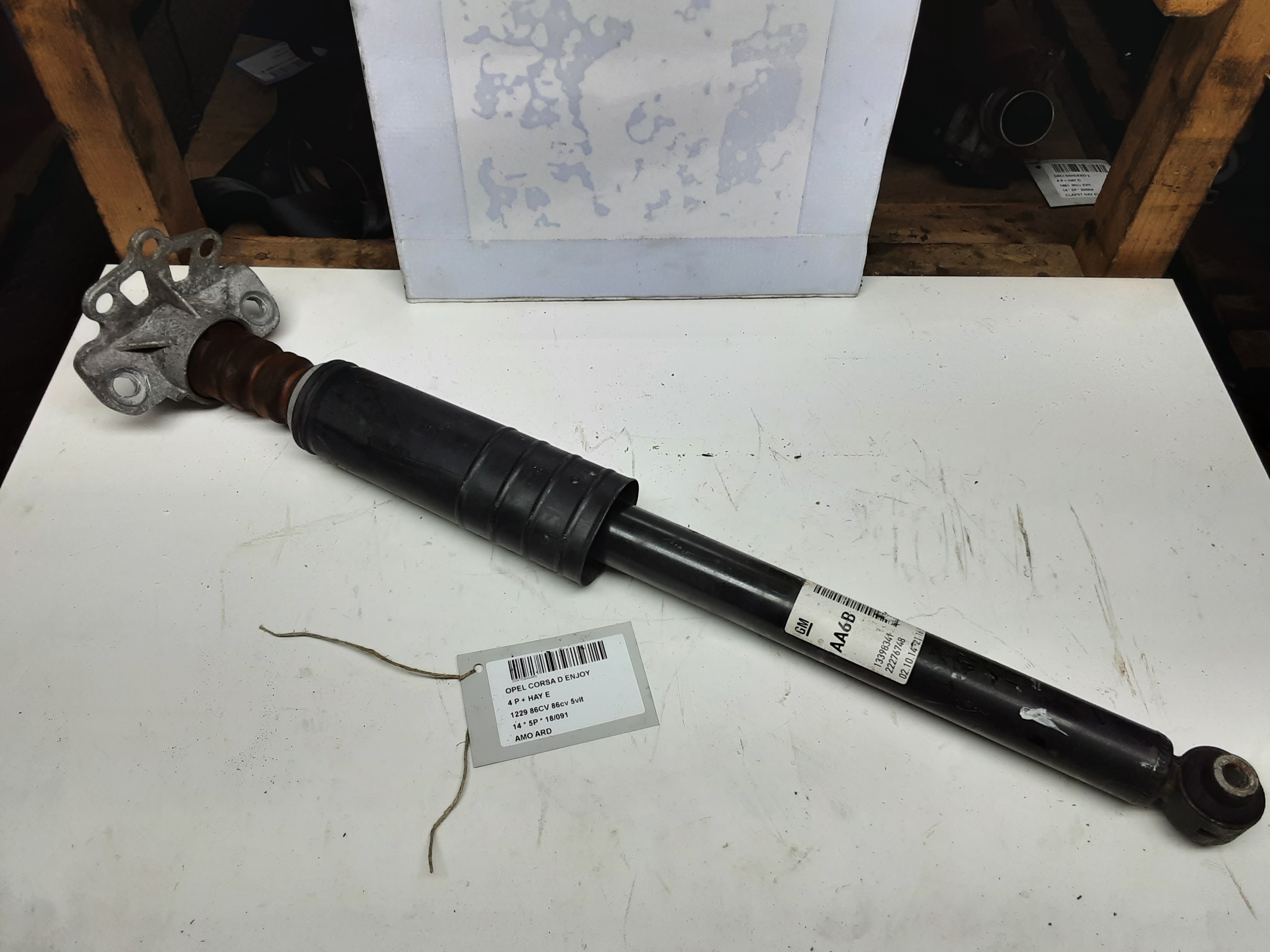 SCHOKBREKER ACHTER RECHTS Opel CORSA D 01/11 - 15