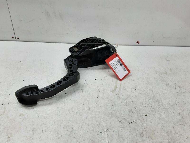 KUPPLUNGSPEDAL Vw GOLF V 11/03 - 08