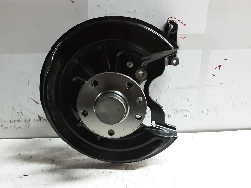 MOYEU ARRIERE GAUCHE Vw GOLF V 11/03 - 08