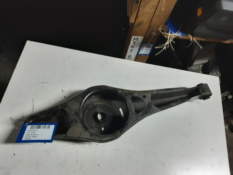 DRAAGARM ACHTER LINKS Vw GOLF V 11/03 - 08