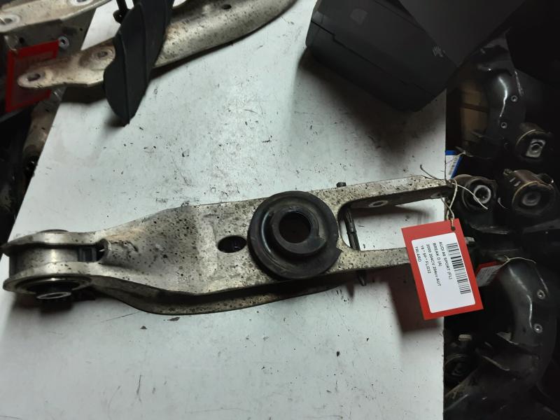 TRIANGLE ARRIERE DROITE Audi A6 6/18+