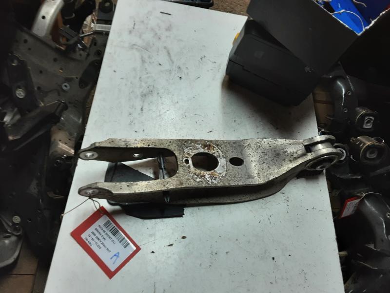 TRIANGLE ARRIERE GAUCHE Audi A6 6/18+