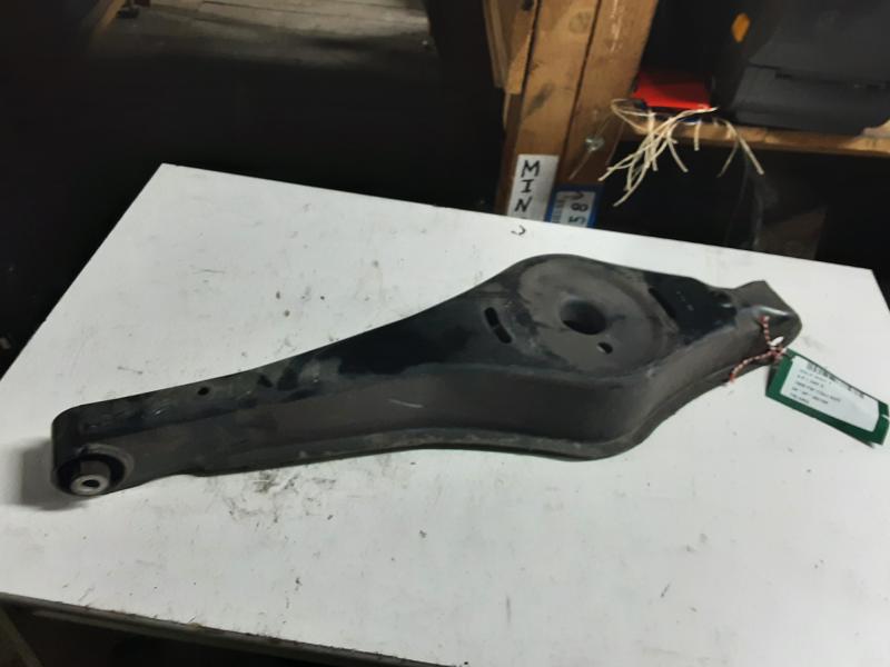 DRAAGARM ACHTER LINKS Vw GOLF V 11/03 - 08