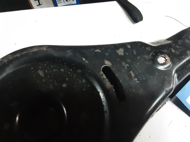 DRAAGARM ACHTER LINKS Vw Golf