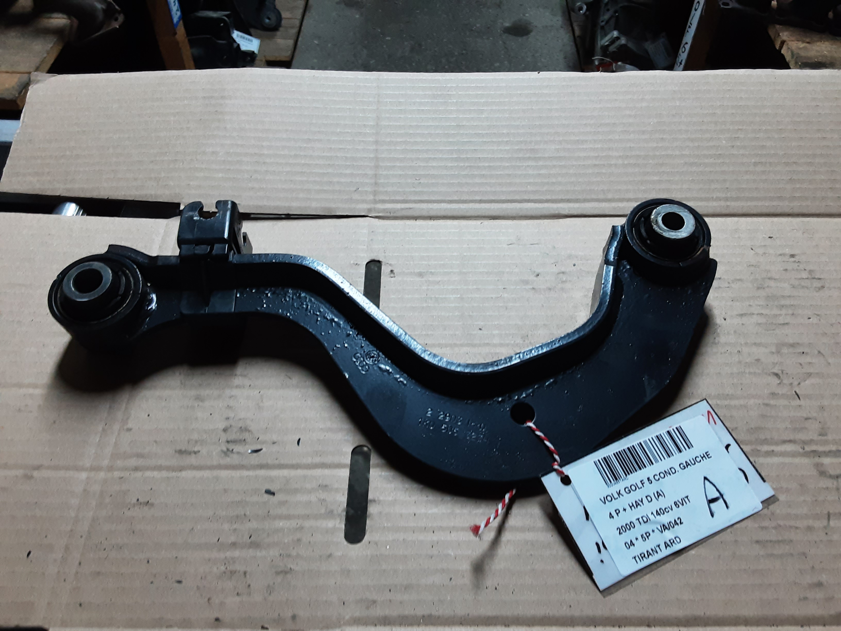 DRAAGARM ACHTER RECHTS Vw GOLF V 11/03 - 08