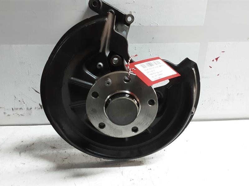 REAR HUB LEFT Vw GOLF V 11/03 - 08