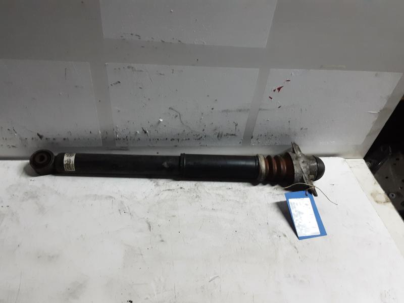 SCHOKBREKER ACHTER RECHTS Vw JETTA 99 - 04 (4°GEN)