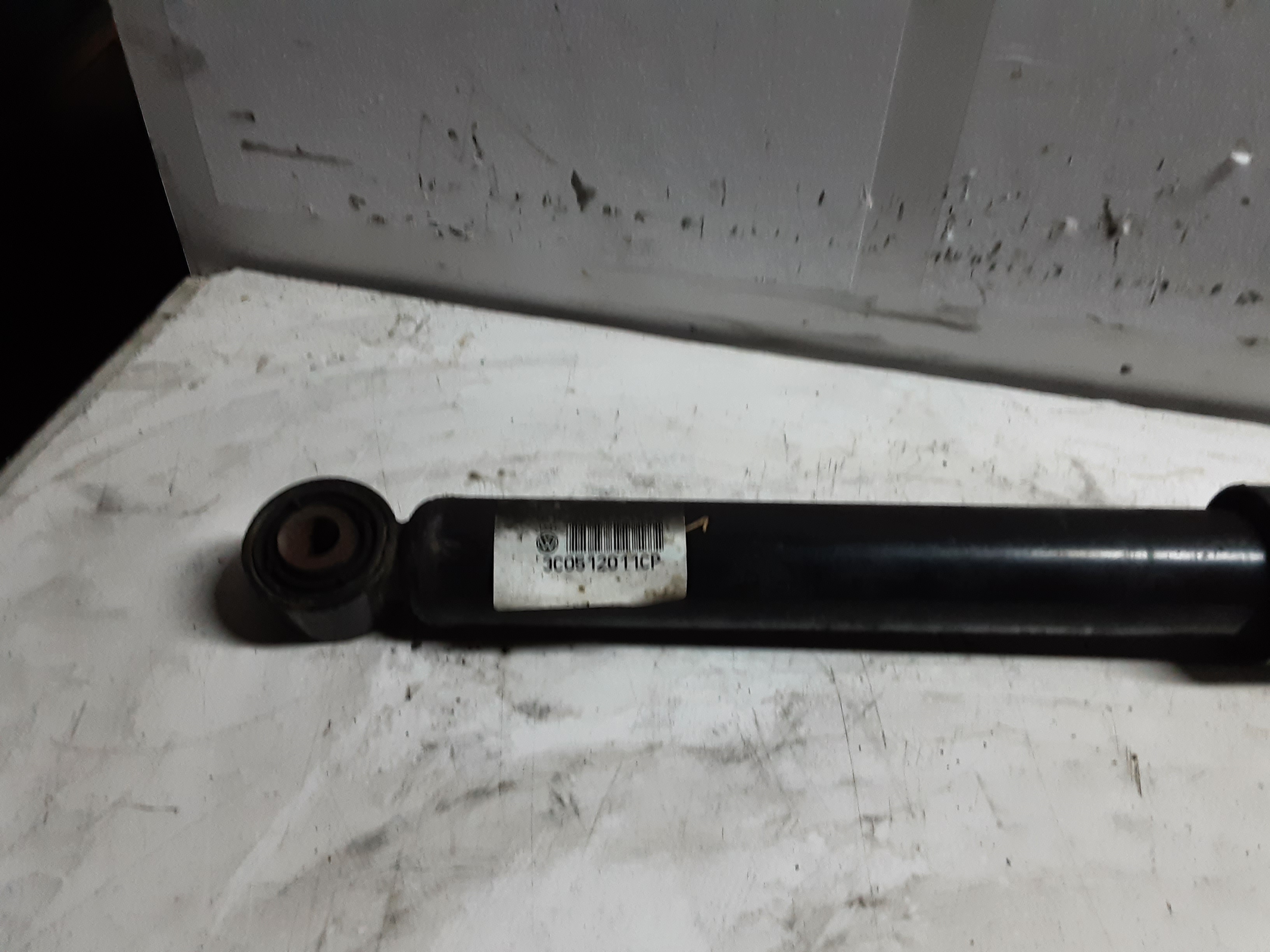 SCHOKBREKER ACHTER RECHTS Vw PASSAT 11/10 - 14
