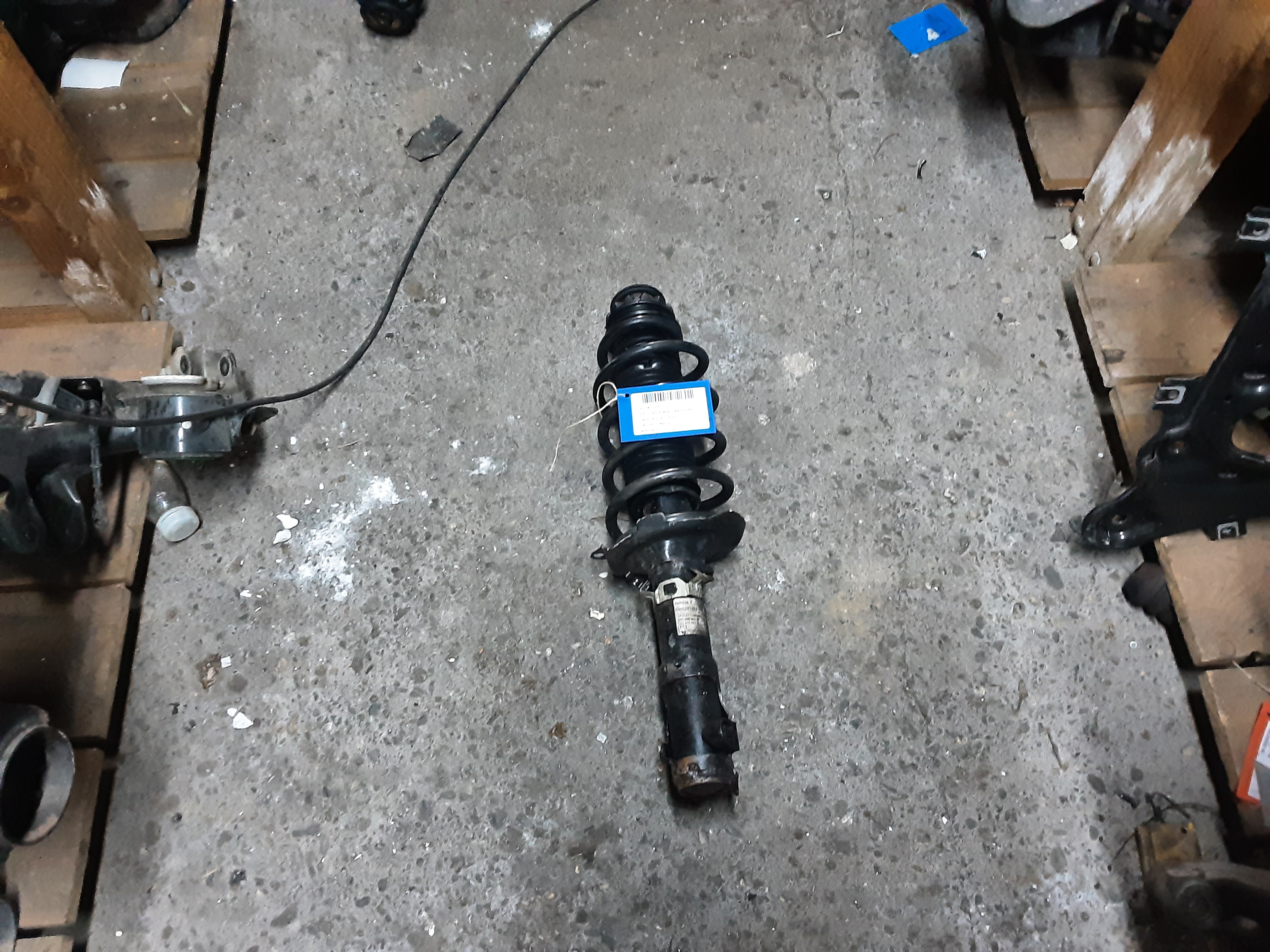 SCHOKBREKER VOOR LINKS Vw LUPO
