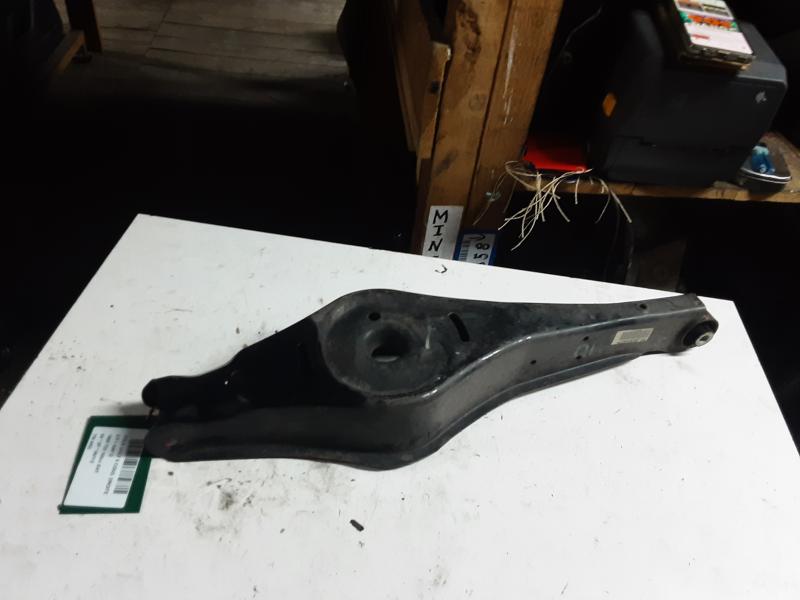 TRIANGLE ARRIERE GAUCHE Vw GOLF V 11/03 - 08