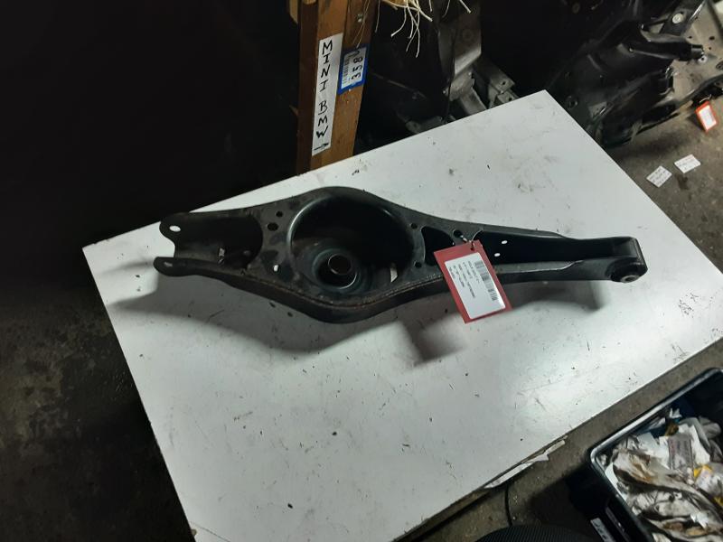 DRAAGARM ACHTER RECHTS Vw GOLF V 11/03 - 08
