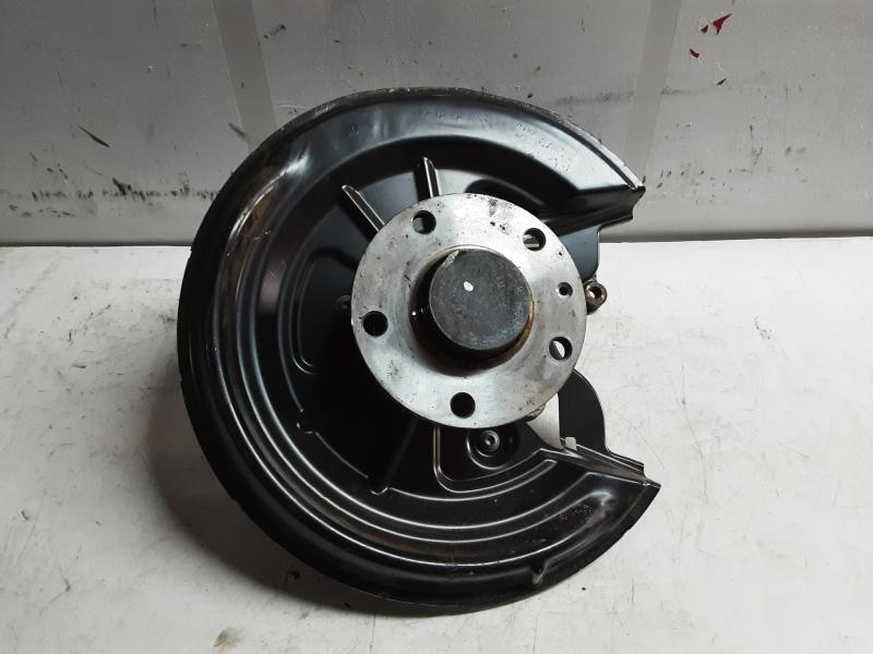 REAR HUB LEFT Vw GOLF V 11/03 - 08