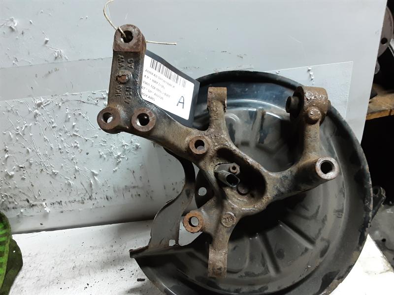 WIELNAAF ACHTER LINKS Audi A3 7/03 - 7/08