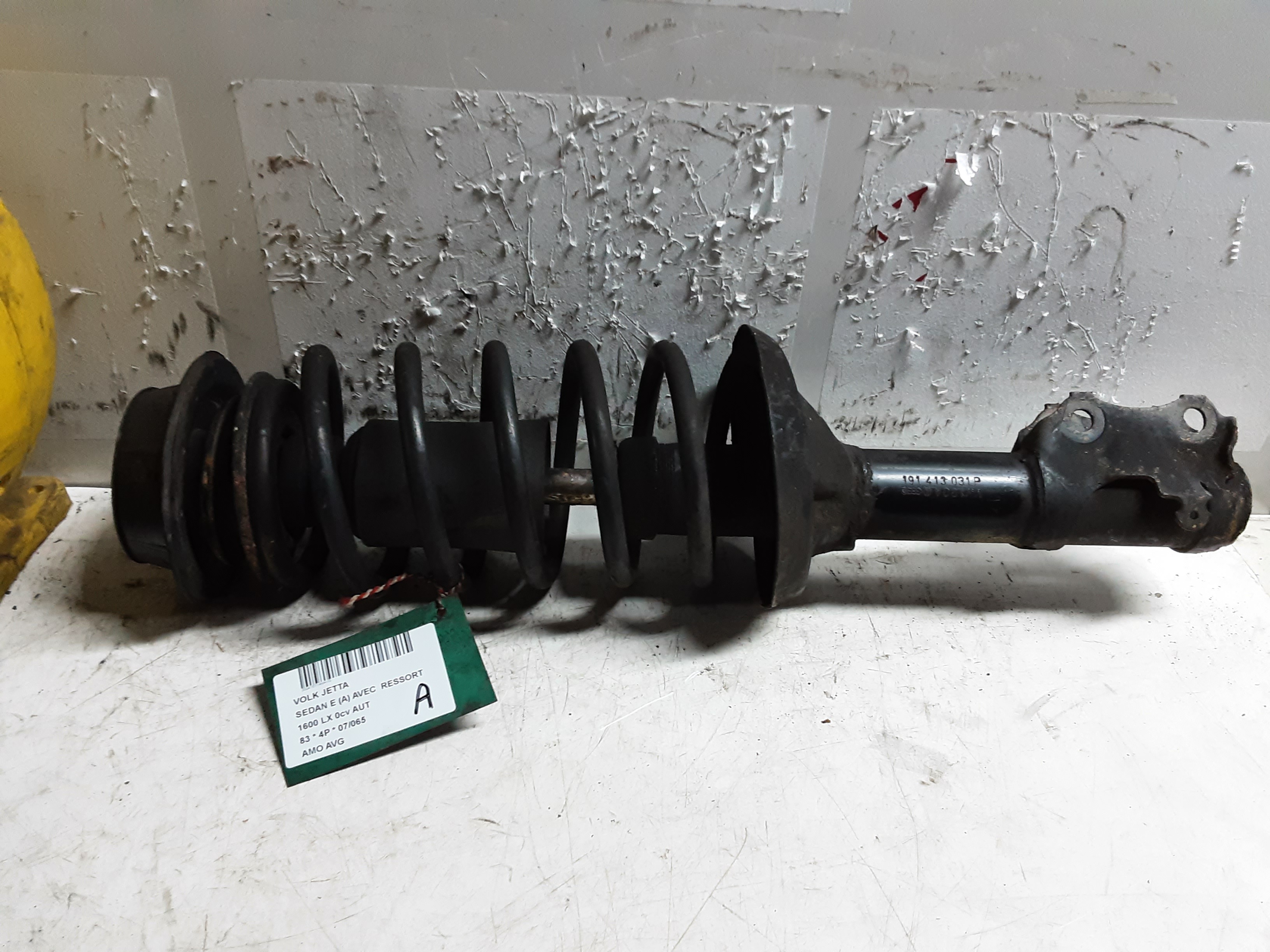 AMORTISSEUR AVANT GAUCHE Vw JETTA 4/84 -11/91 (2°GEN)