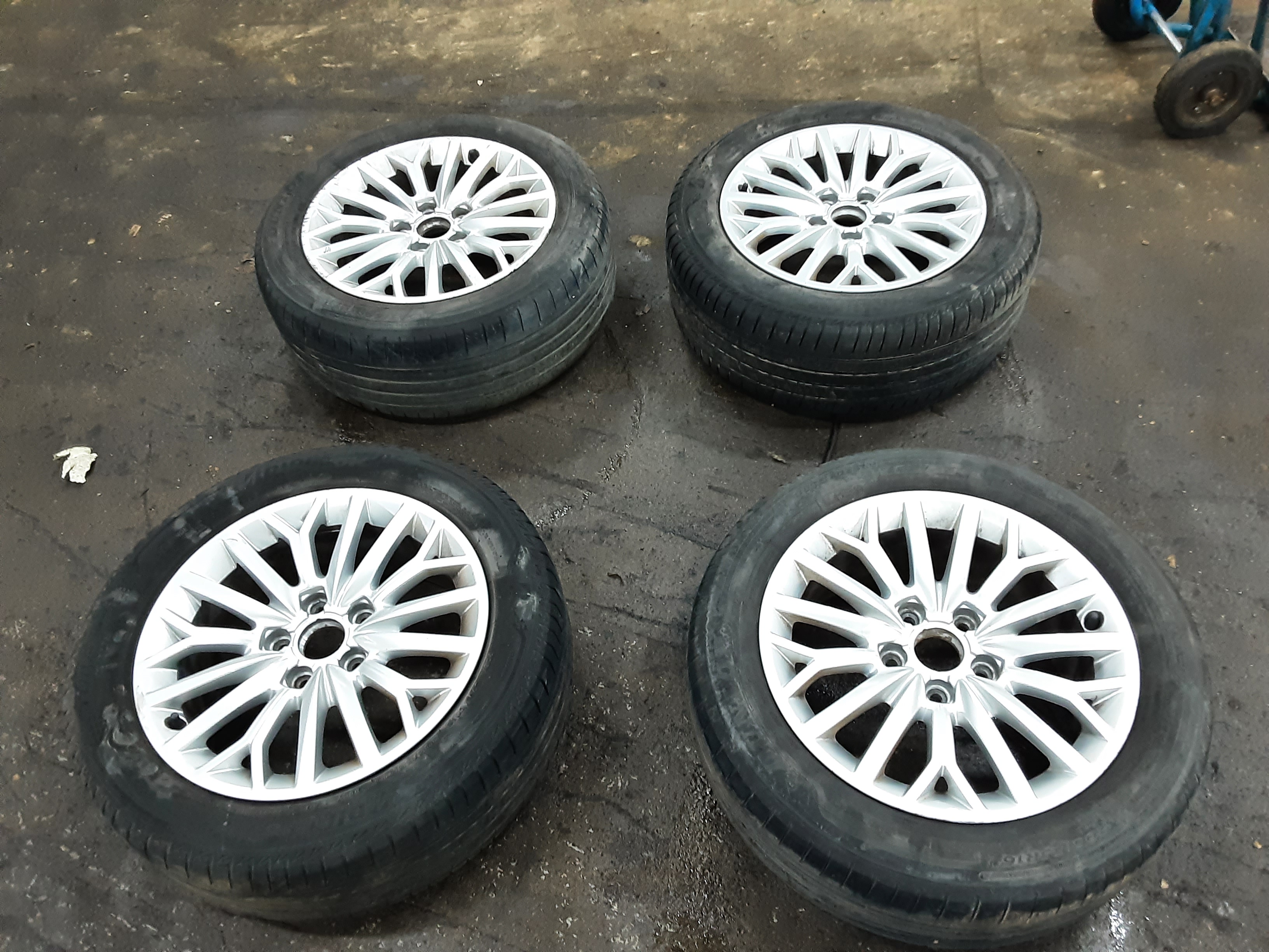 VELGEN Audi A3 4D 4/16 - 20