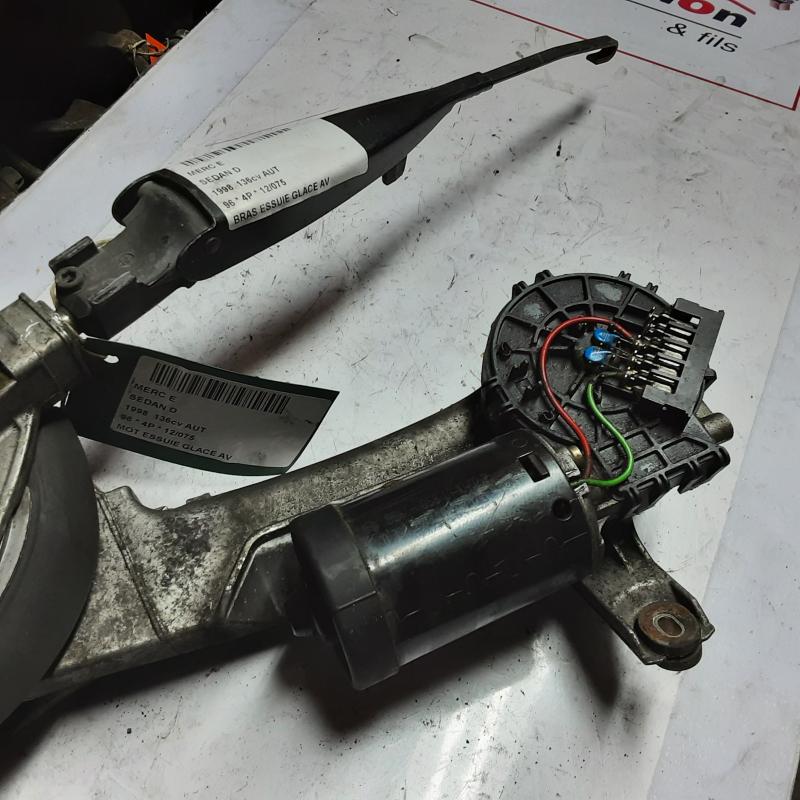 MOTOR RUITENWISSERS VOOR Mercedes-Benz E W210 95 - 02